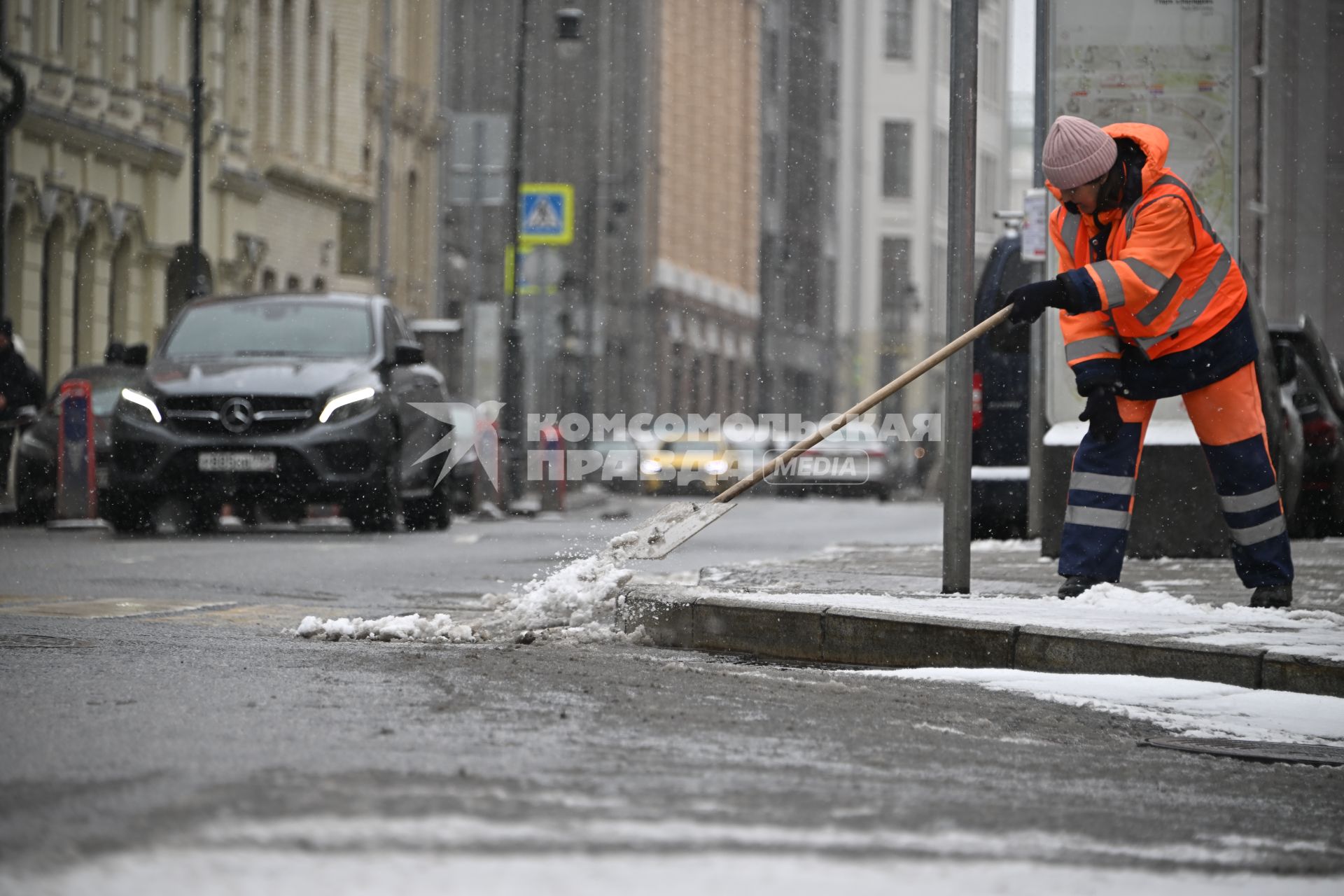 Снег в Москве