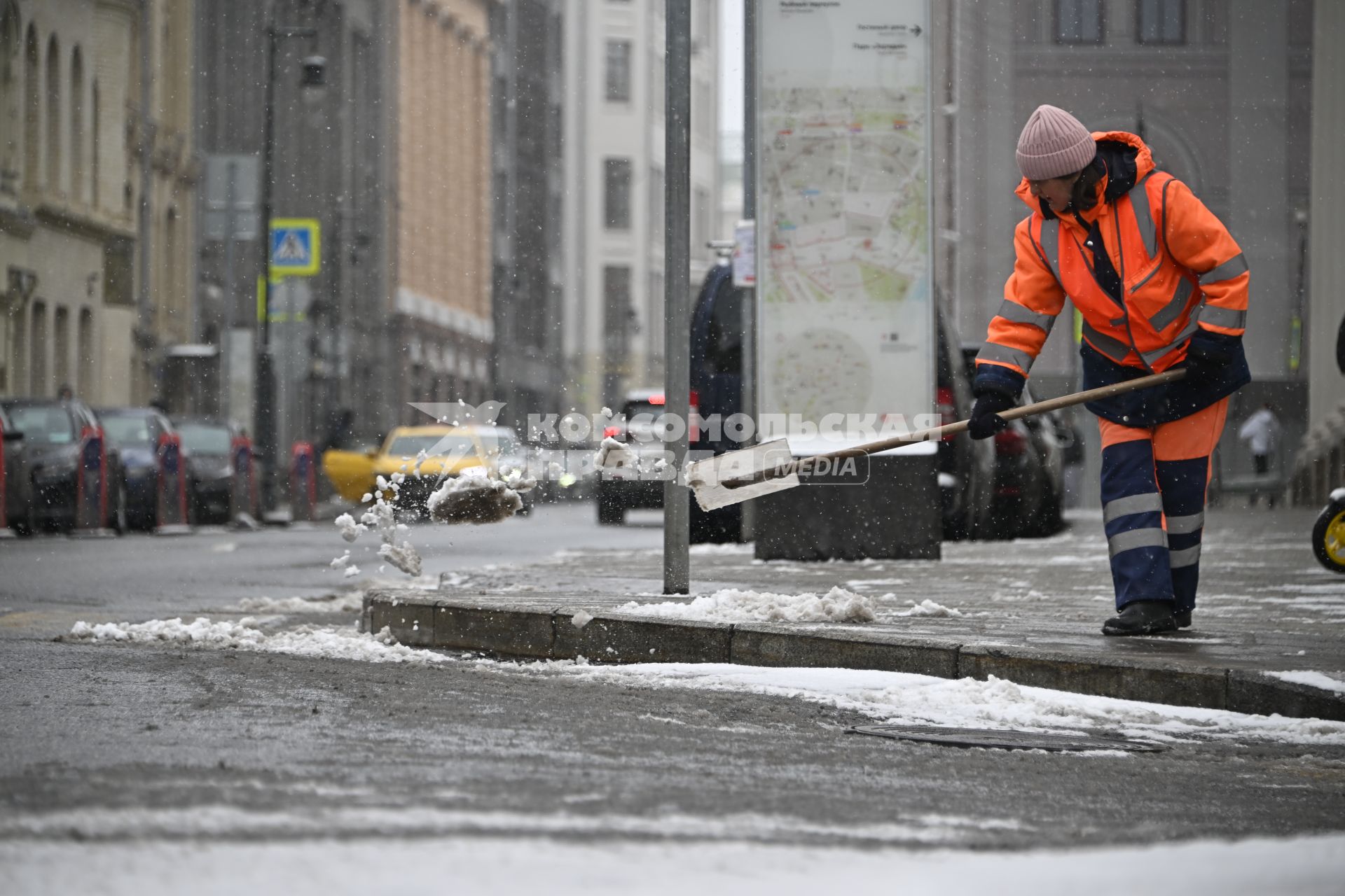 Снег в Москве