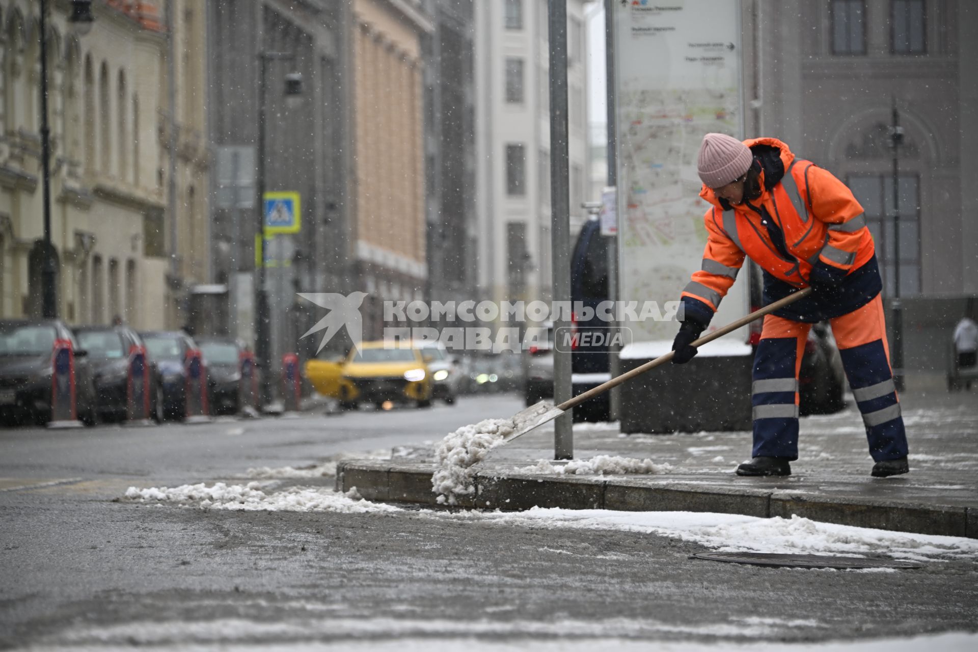 Снег в Москве