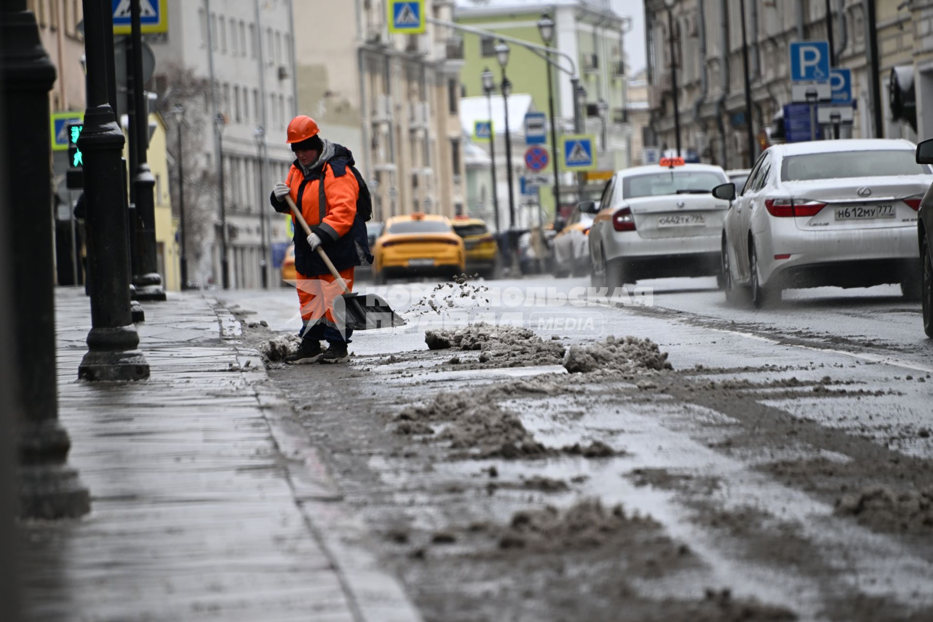 В Москве выпал снег