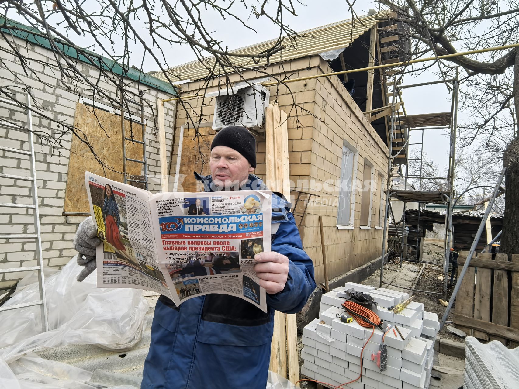 Волонтеры восстанавливают дома в освобожденной Авдеевке