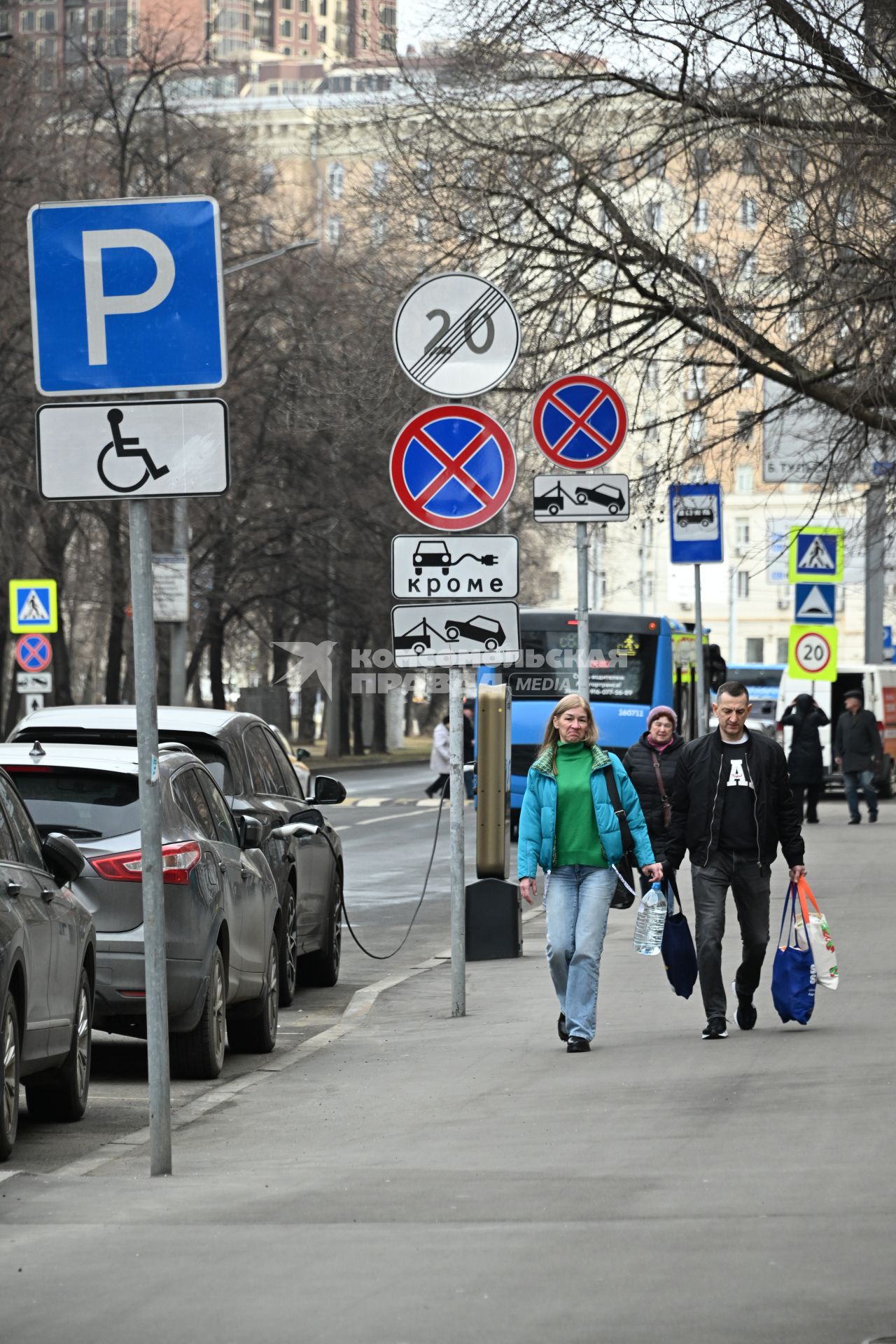 Дорожные знаки на улицах города