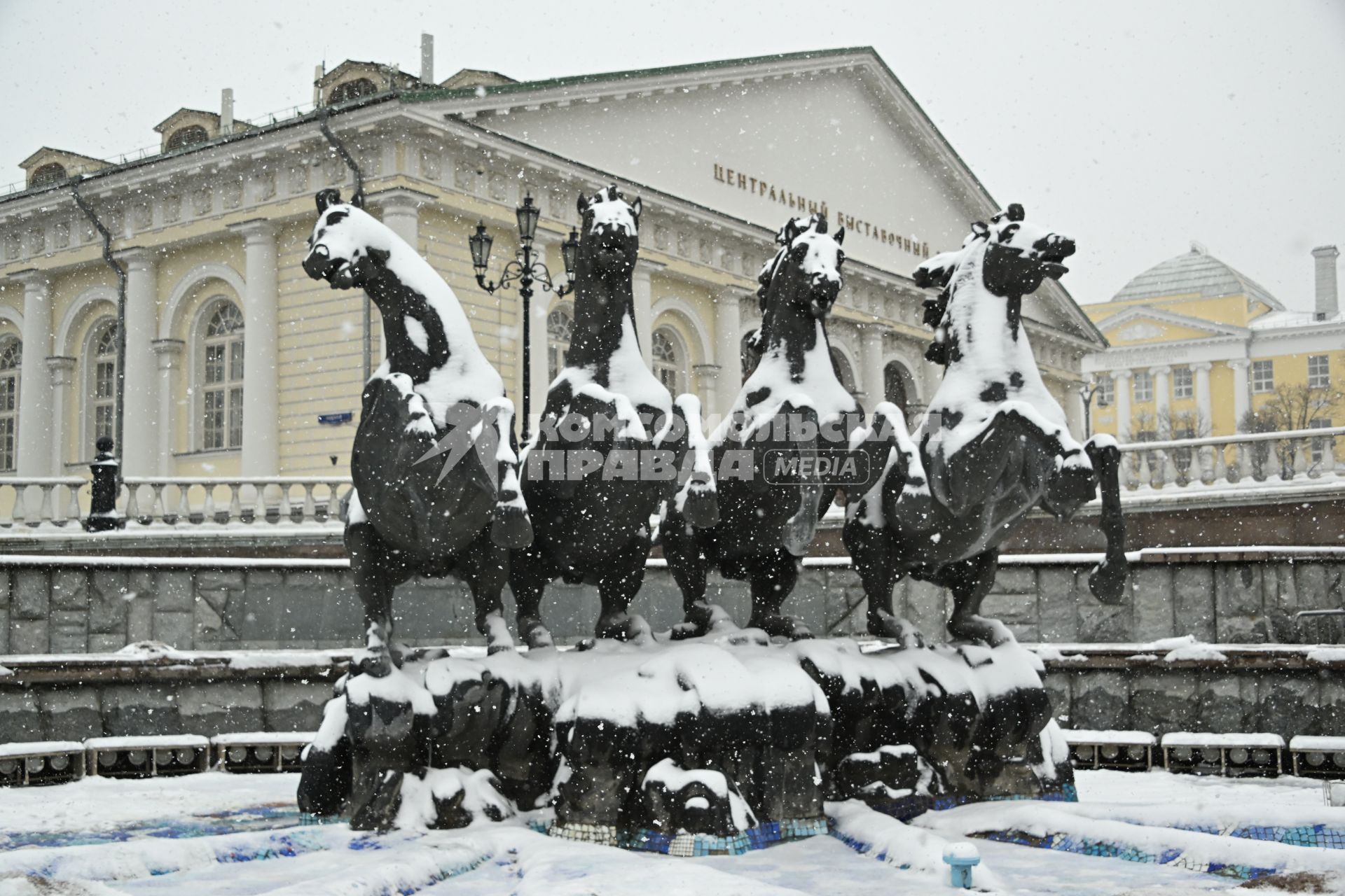 Апрельский снег в Москве