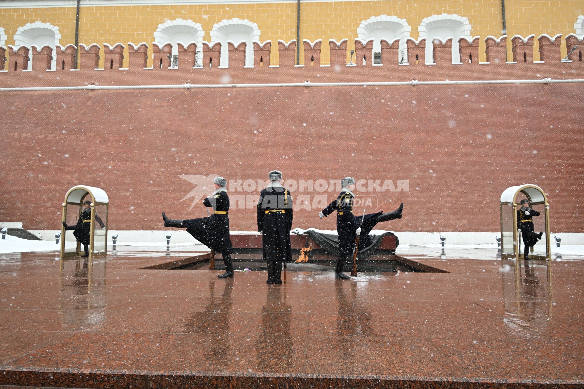 Апрельский снег в Москве