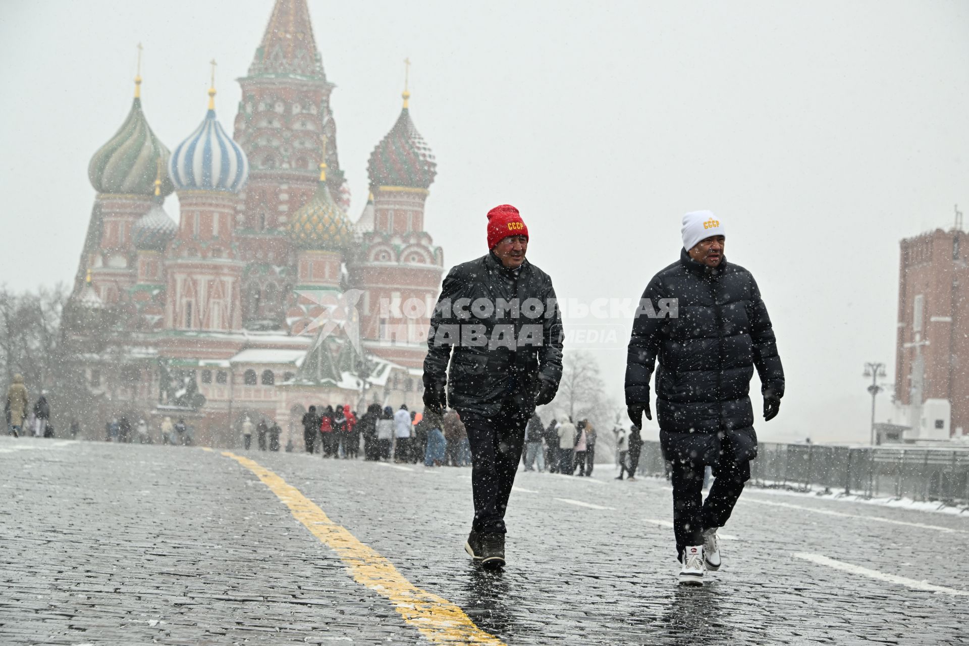 Апрельский снег в Москве