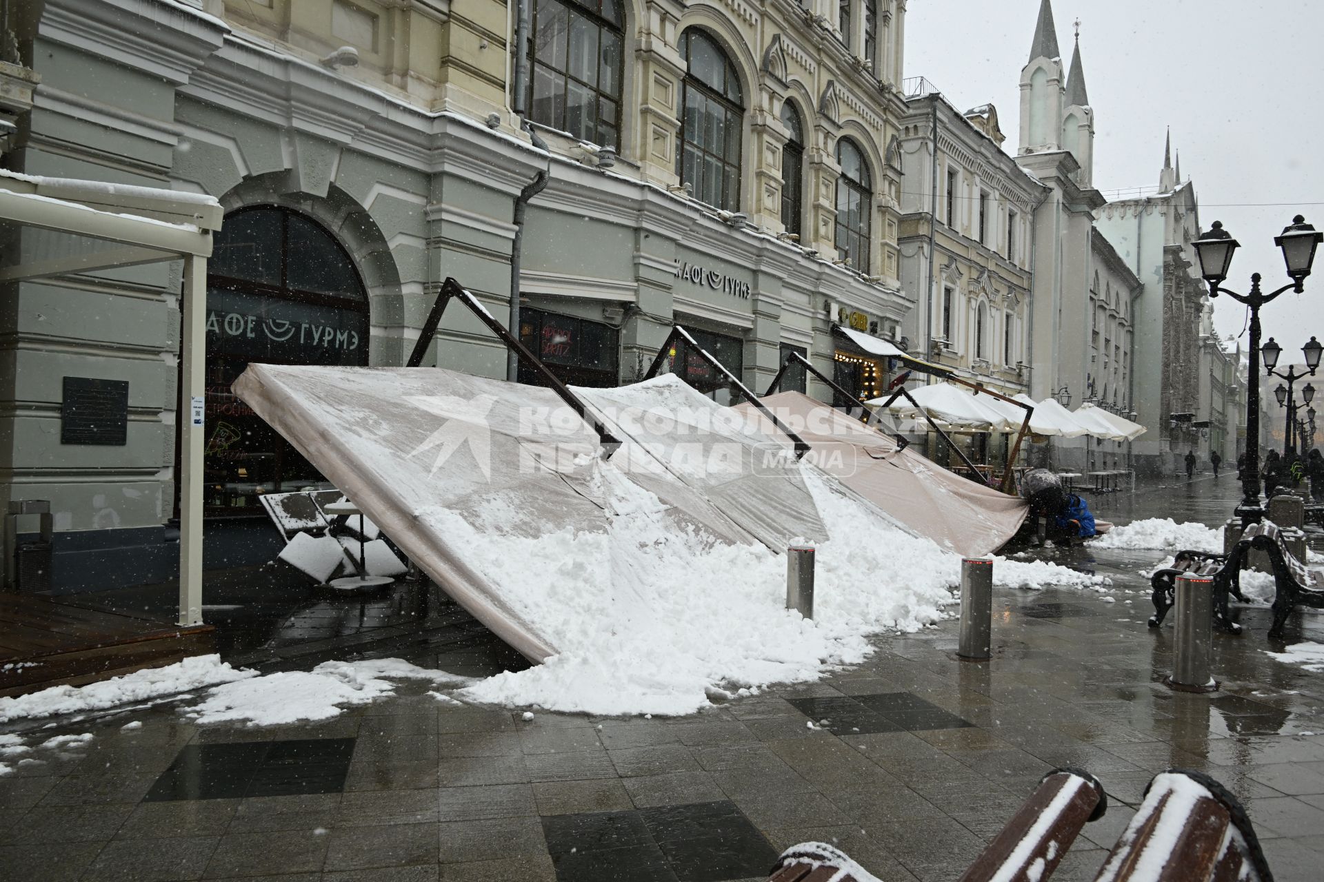 Апрельский снег в Москве