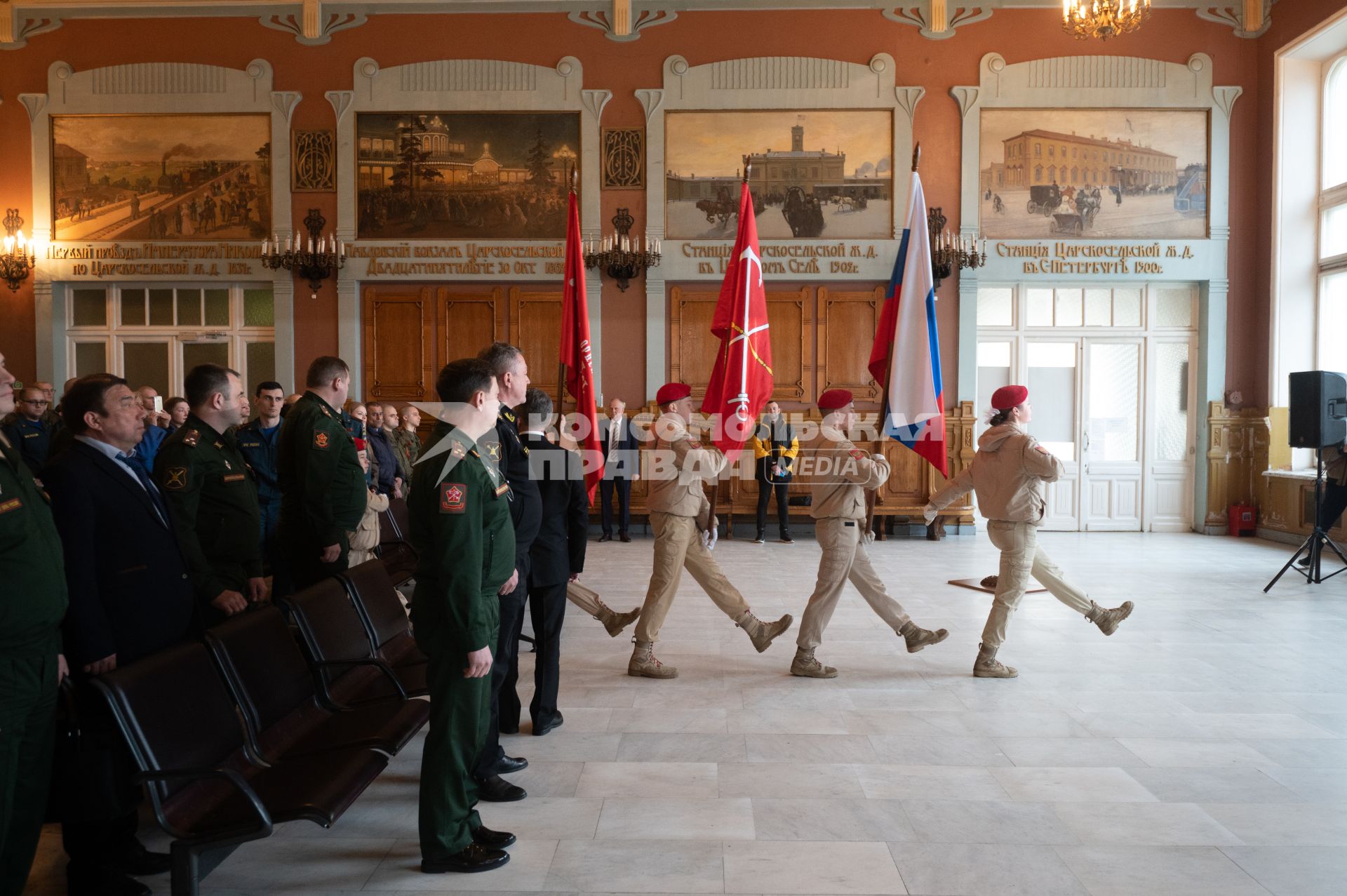 Отправка призывников на военную службу в Санкт-Петербурге