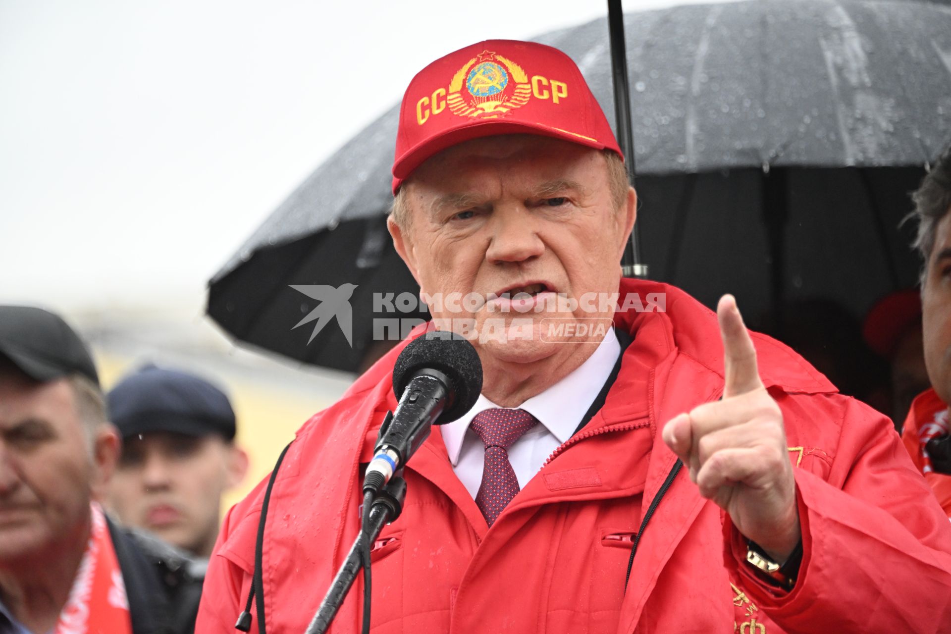 Геннадий Зюганов на Первомайском шествии КПРФ