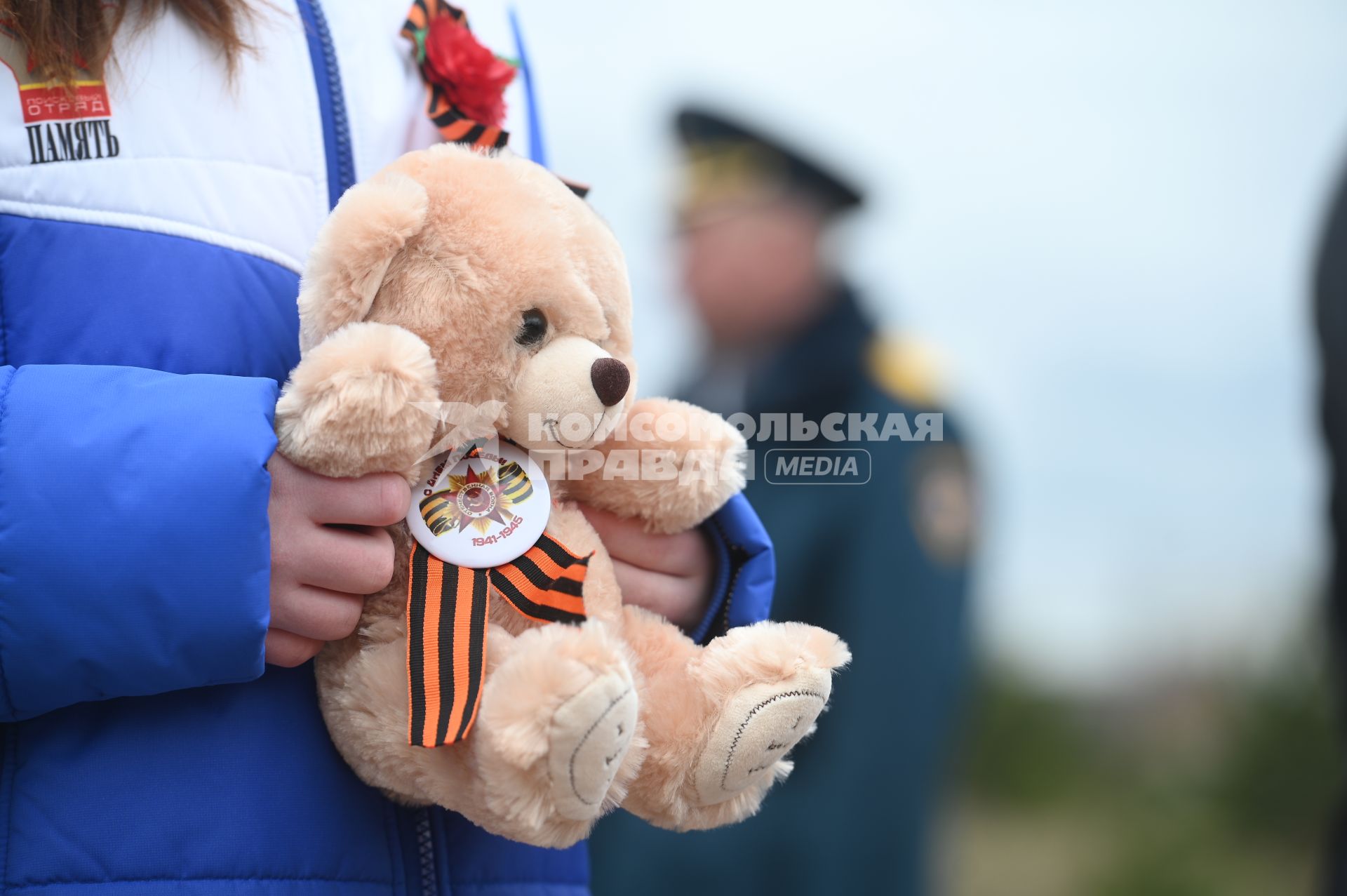 Возложение цветов к мемориальному комплексу Невский пятачок\"