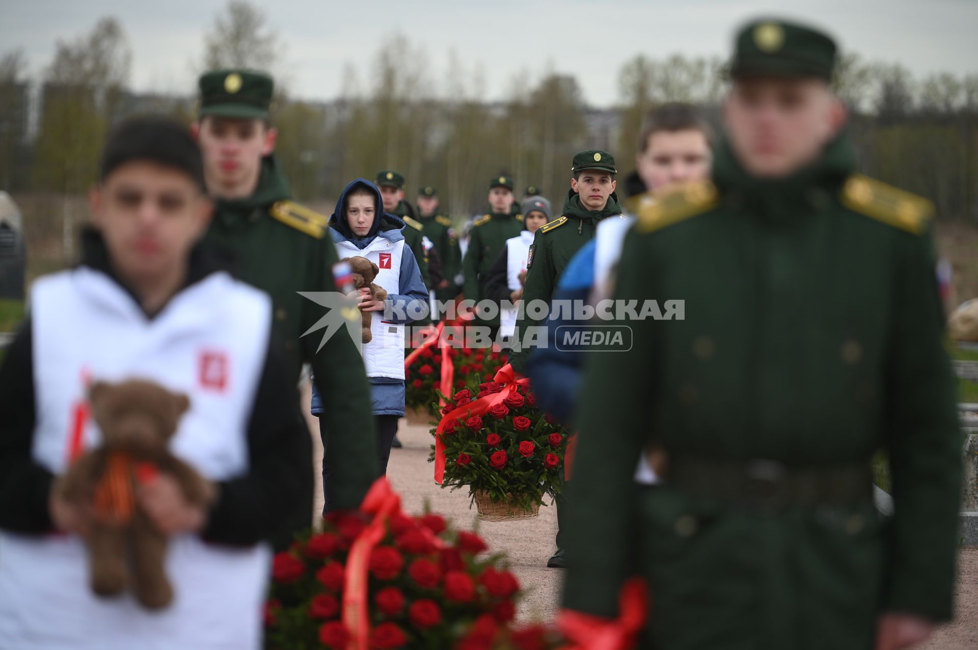 Возложение цветов к мемориальному комплексу Невский пятачок\"