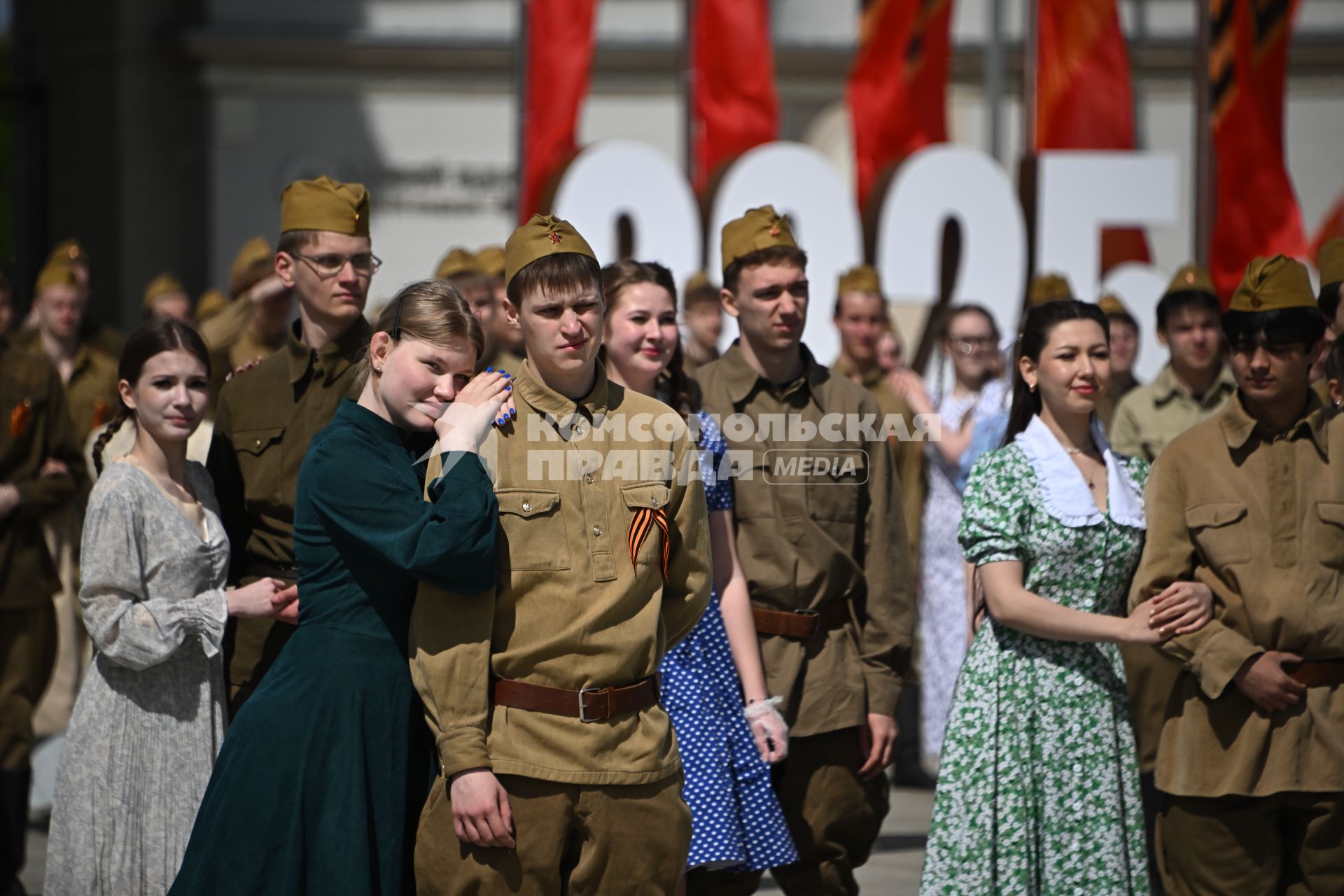 Акция Вальс Победы\" на ВДНХ