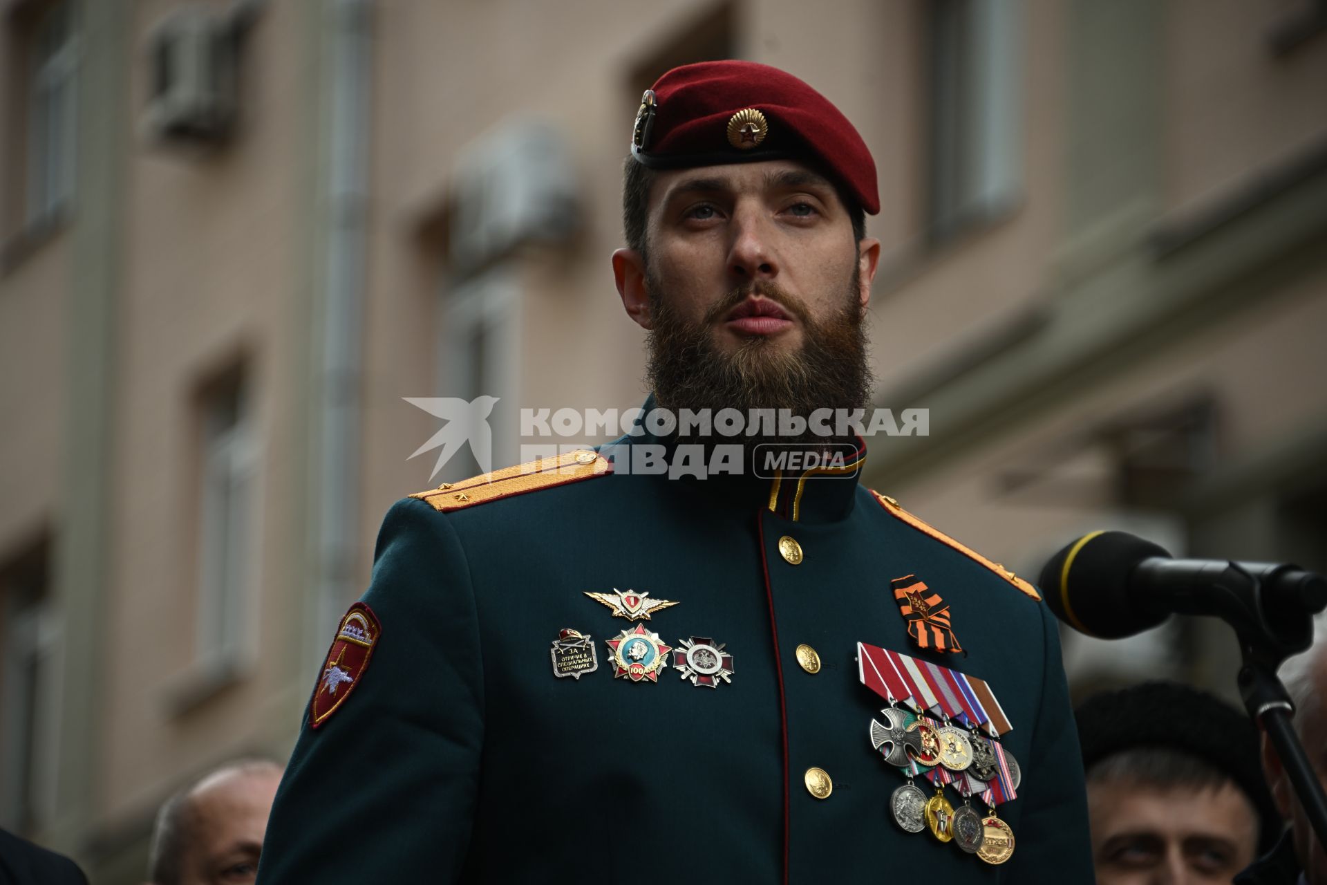 Выставка Александра Шилова Они сражались за Родину\" на Арбате