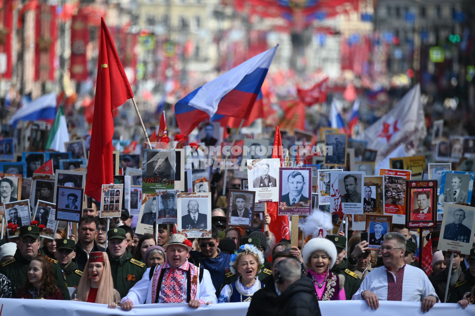 Акция Бессмертный полк\" в Санкт-Петербурге