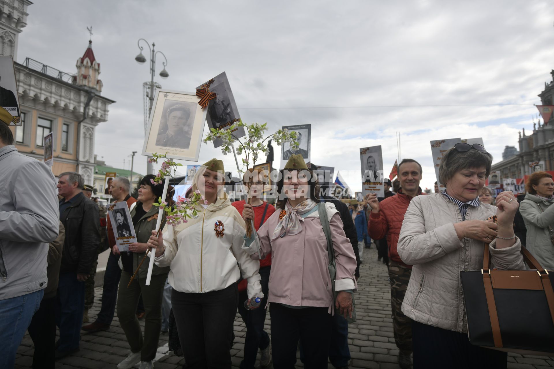 Акция \"Бессмертный полк\" в Екатеринбурге