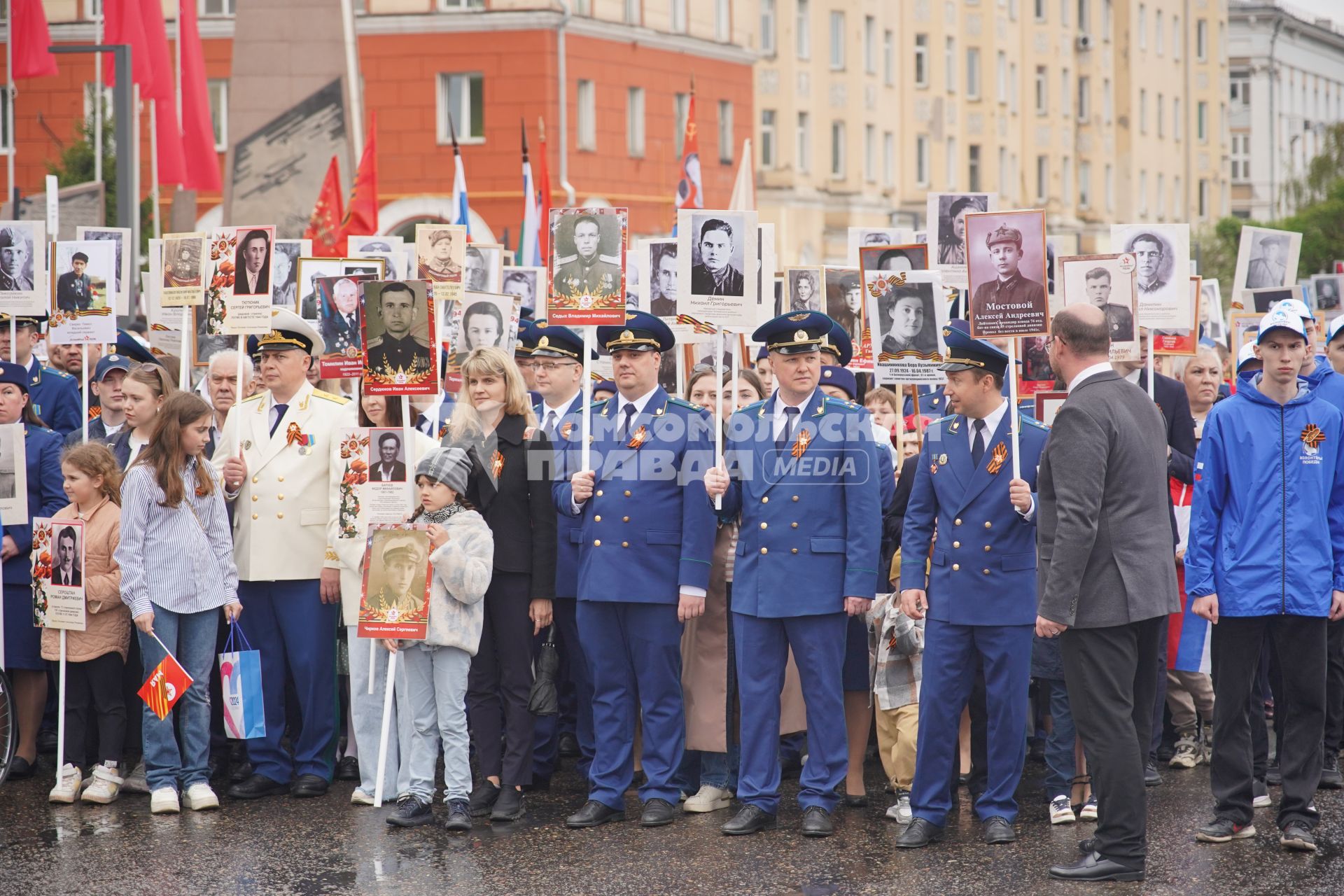 Акция \"Бессмертный полк\" в  Красноярске
