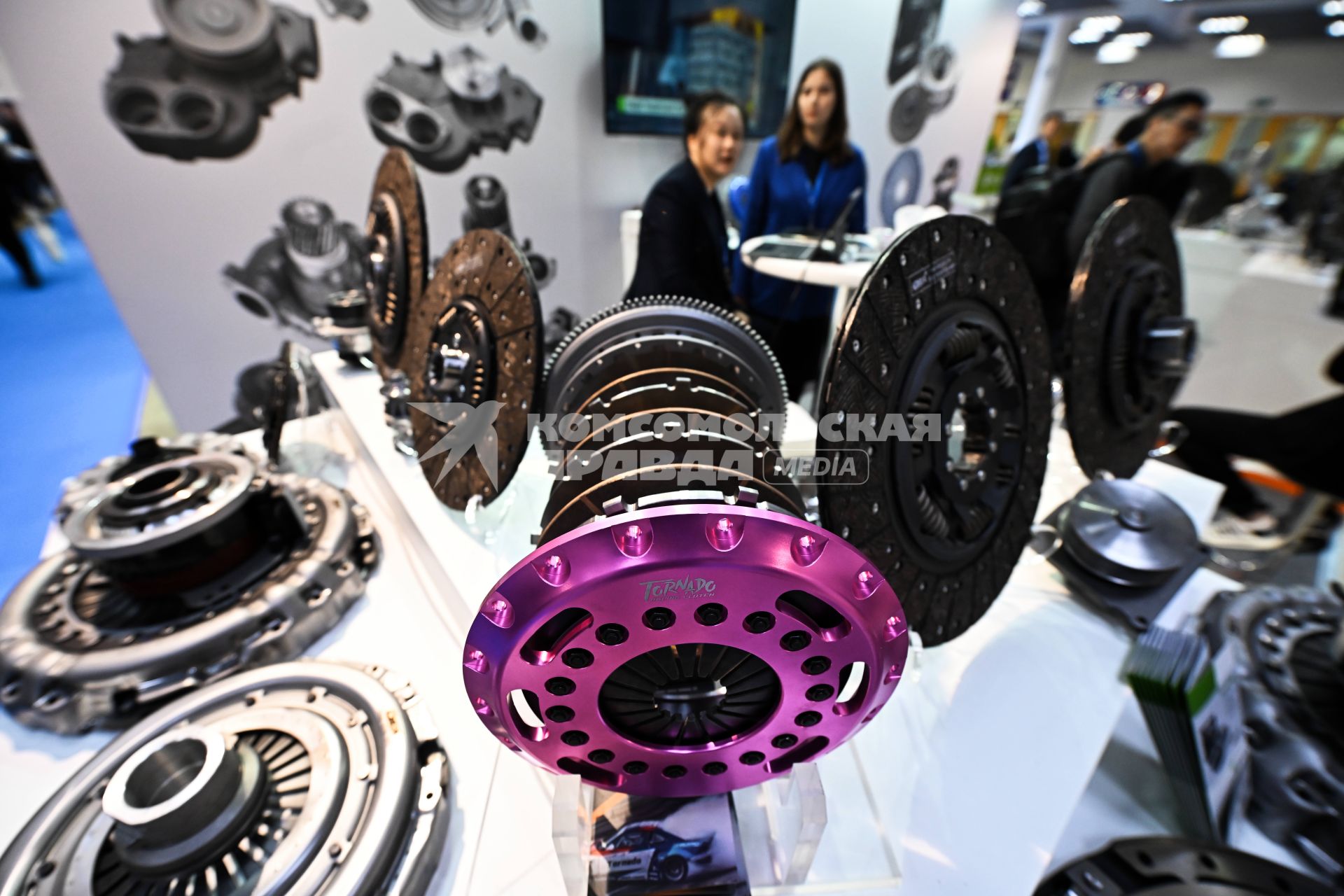 Выставка MIMS Automobility Moscow в Экспоцентре\"