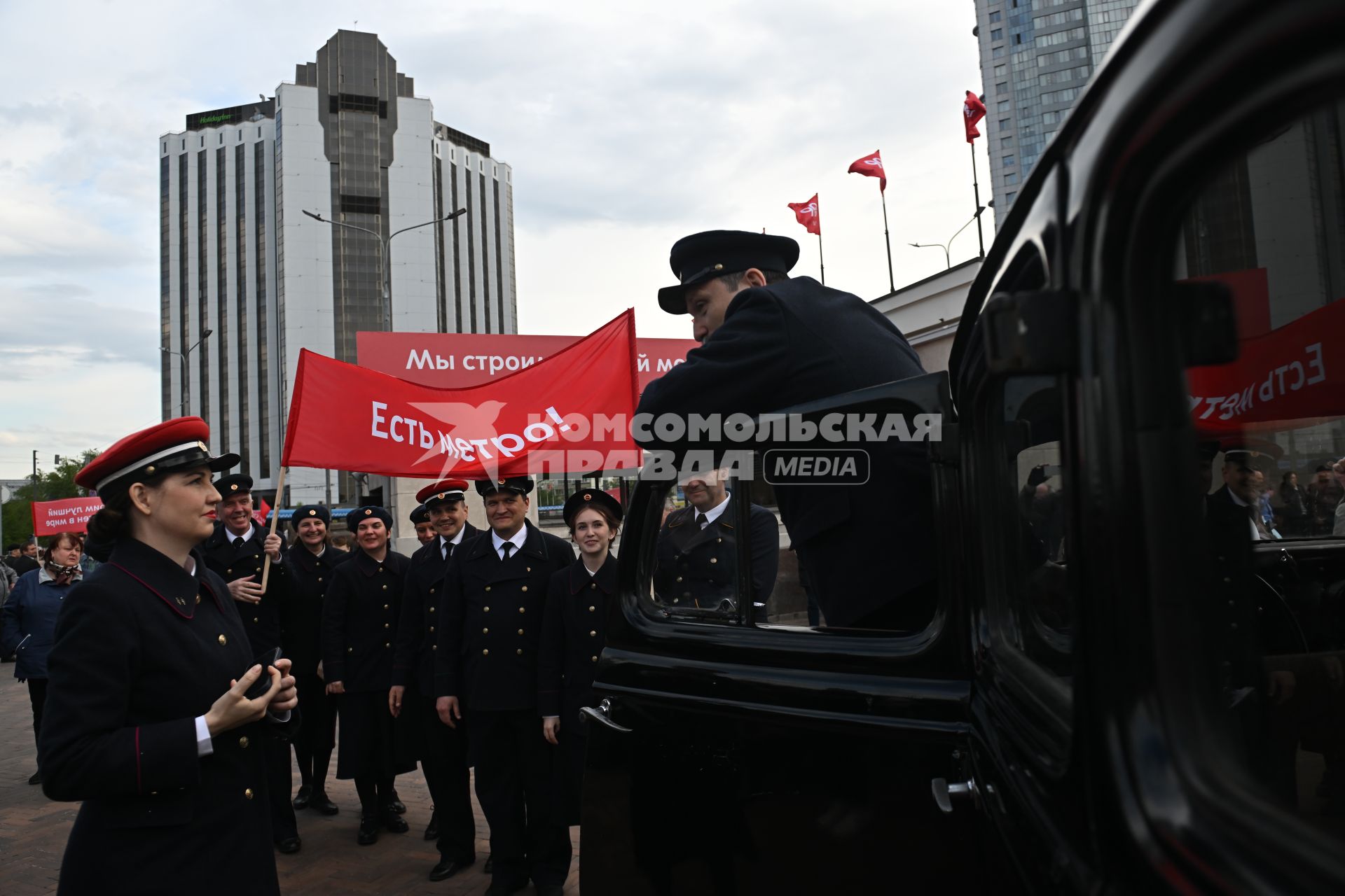 Парад в честь 90-летия Московского метрополитена