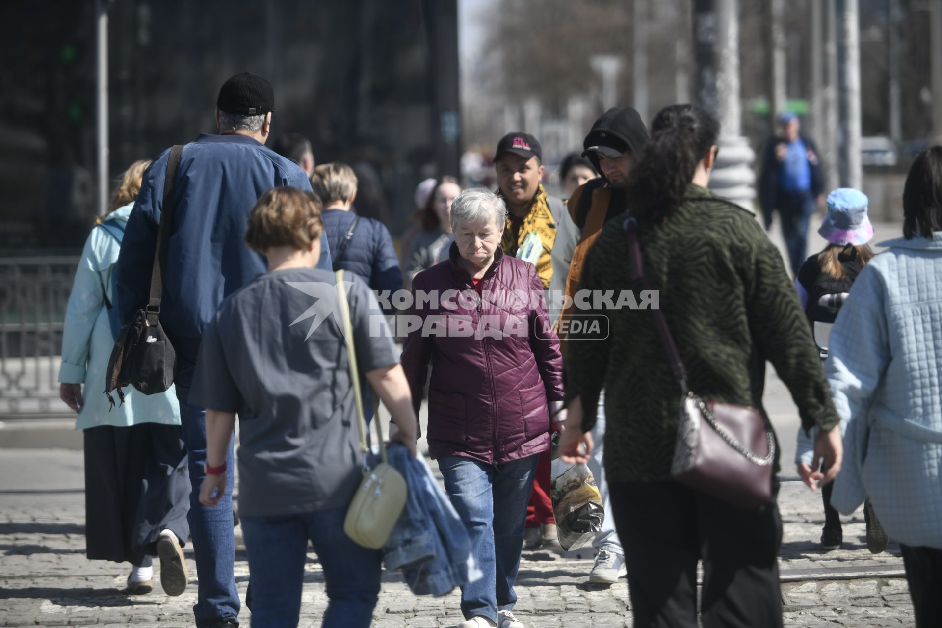 Жаркая апрельская погода в Екатеринбурге