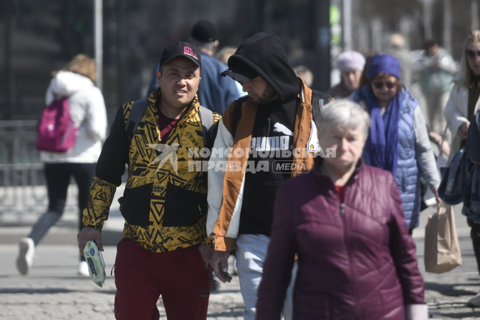 Жаркая апрельская погода в Екатеринбурге