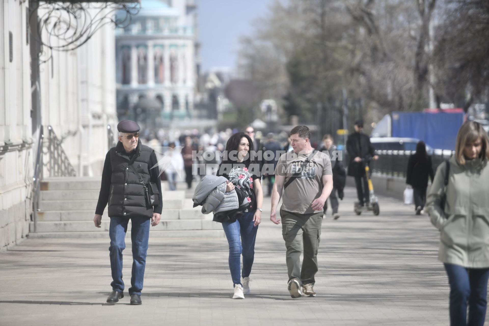 Жаркая апрельская погода в Екатеринбурге