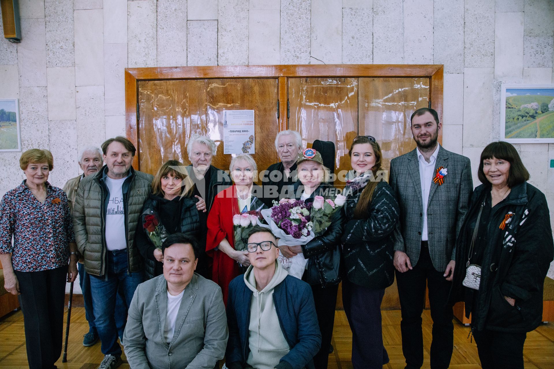Народные артисты дают концерты на Донбассе в честь 80-летия Победы