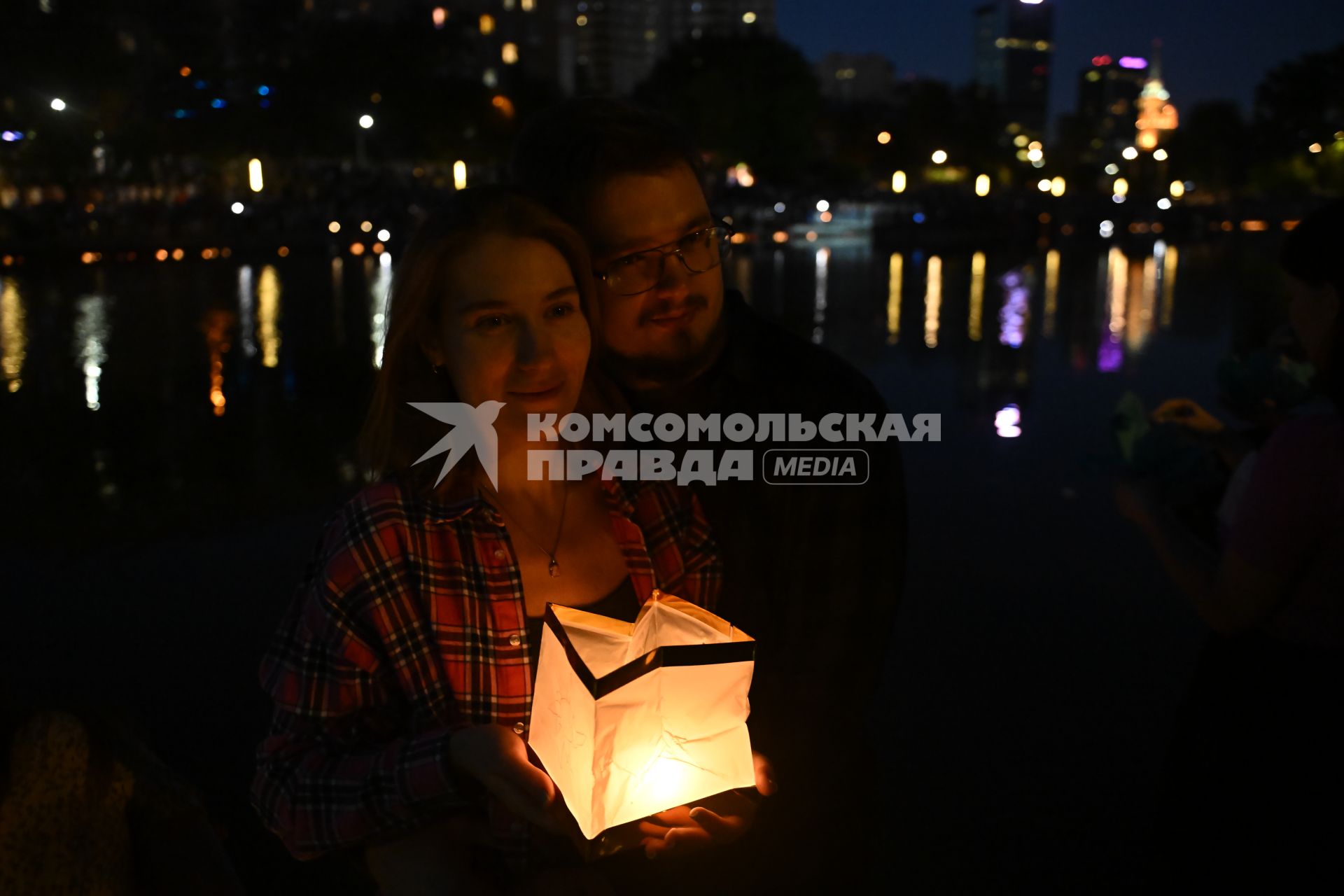 Фестиваль водных фонариков в Москве