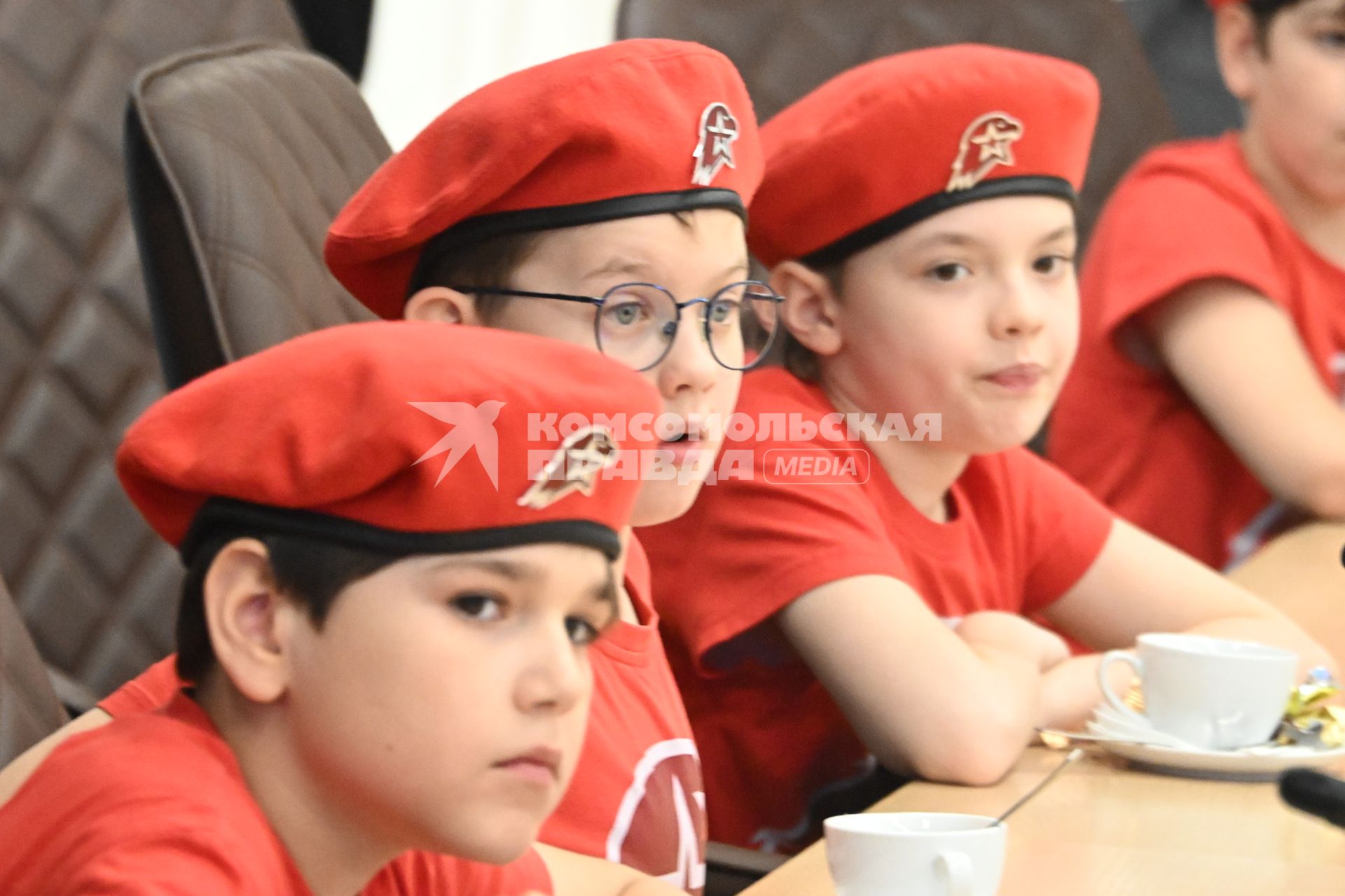 Встреча Александра Коца с юнармейцами в Комсомольской правде\"