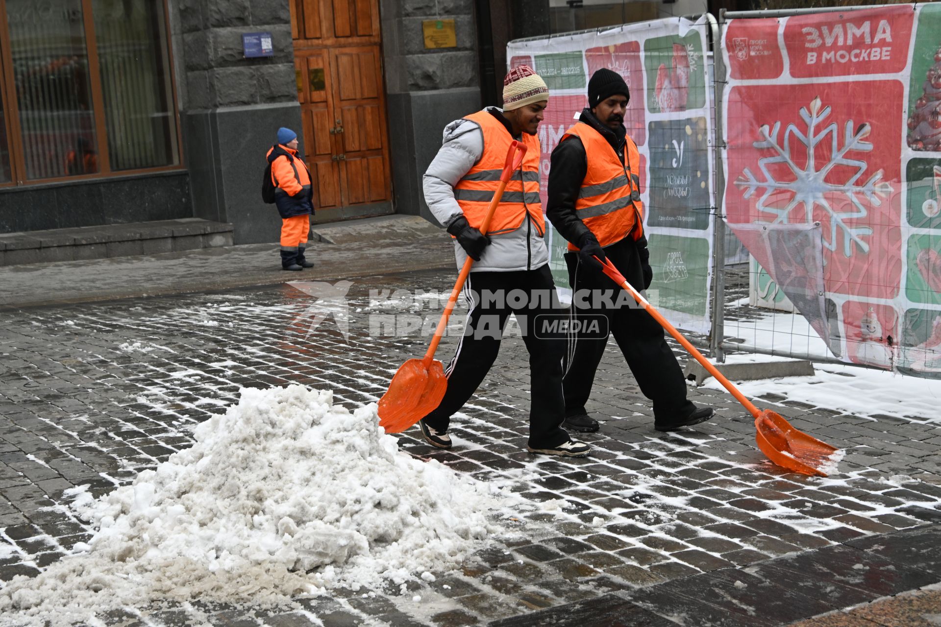 Снег в Москве