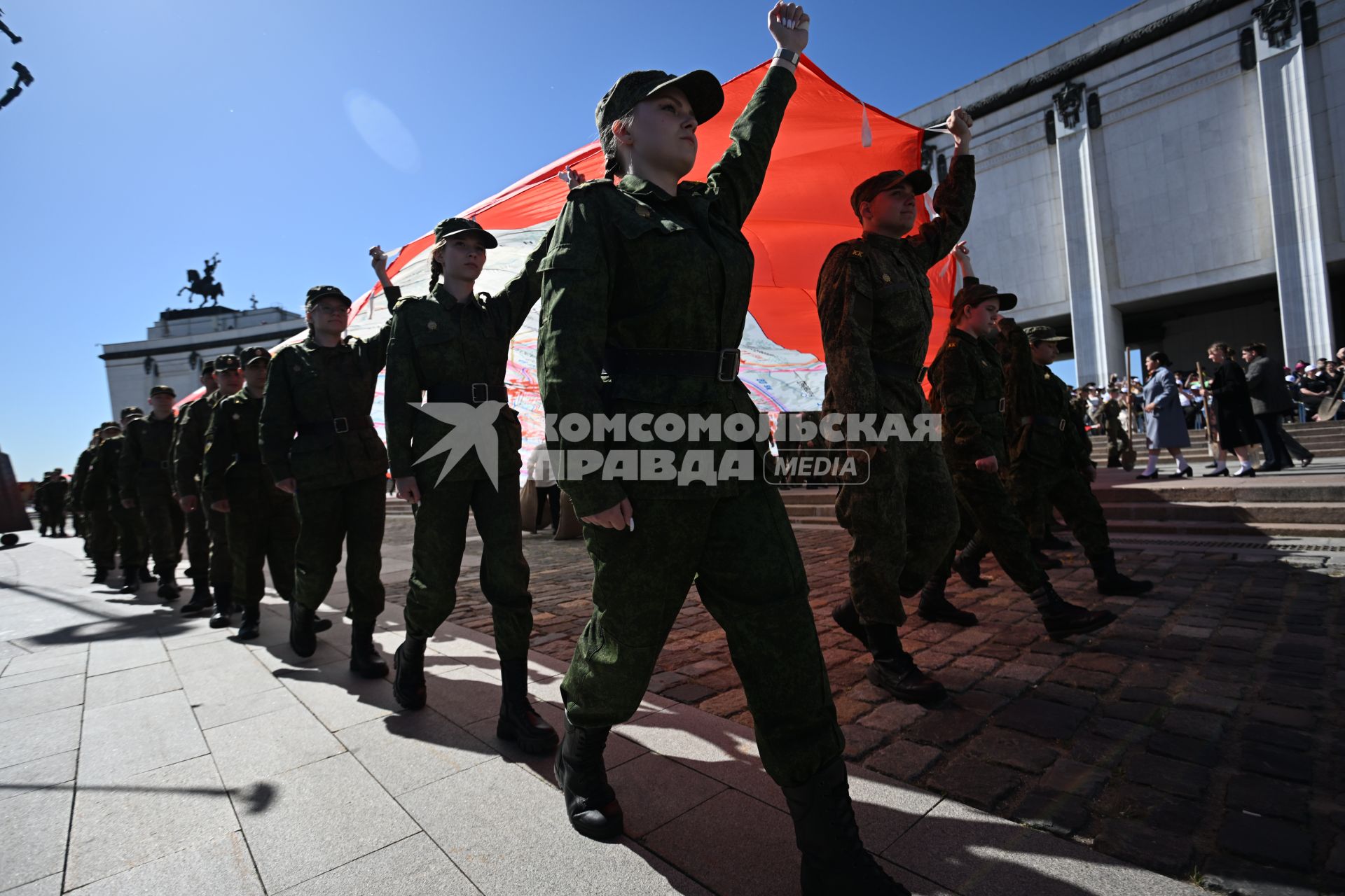 Парад кадетского движения Москвы Не прервётся связь поколений\" на Поклонной горе