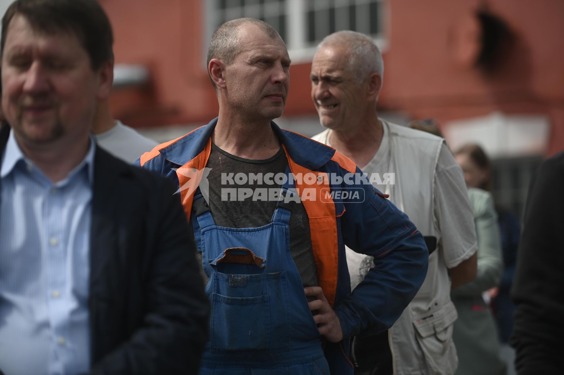 Спуск на воду скоростного катамарана Форт Обручев в Санкт-Петербурге