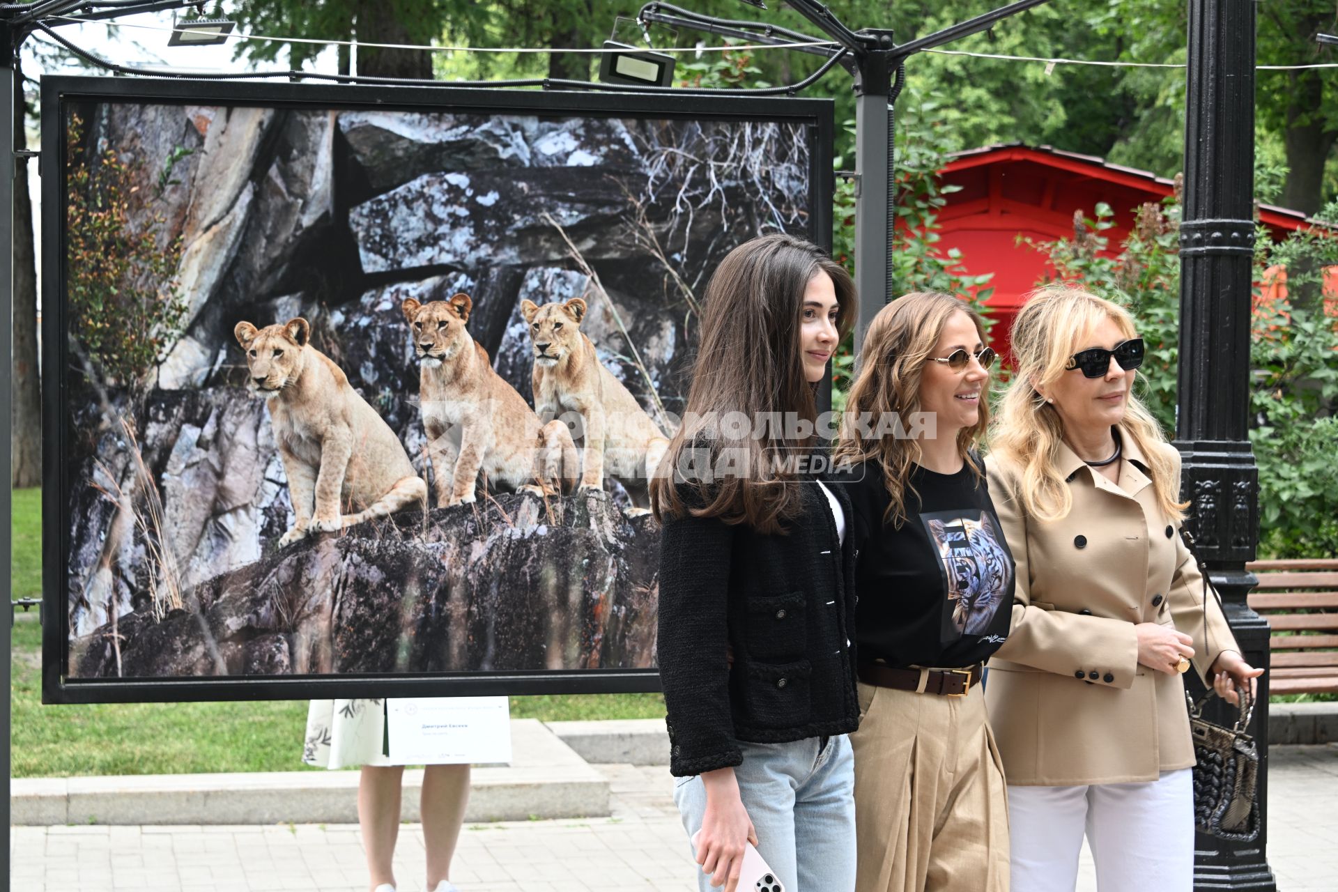 Фотовыставка Золото Африки\" на Тверском бульваре