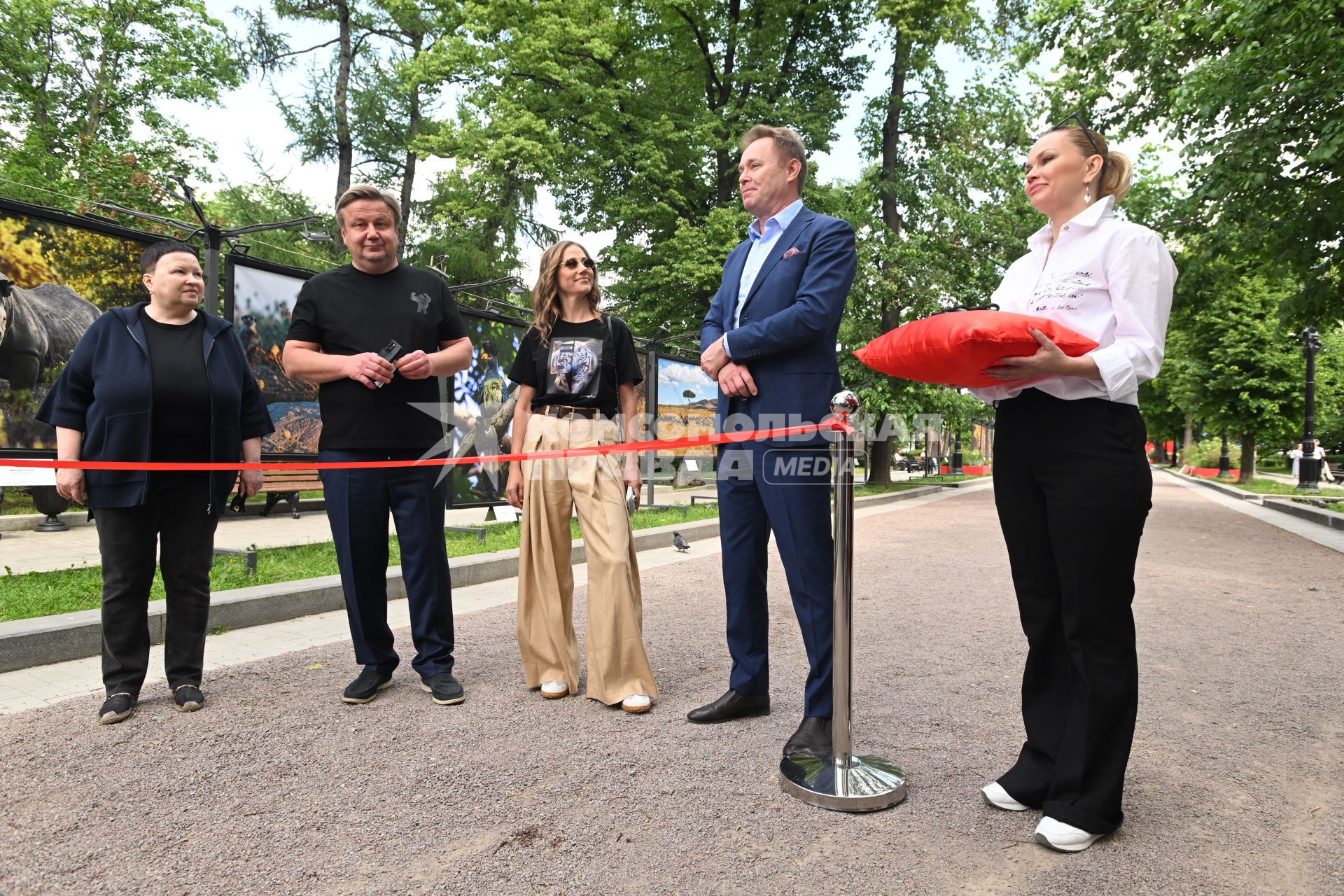 Фотовыставка Золото Африки\" на Тверском бульваре