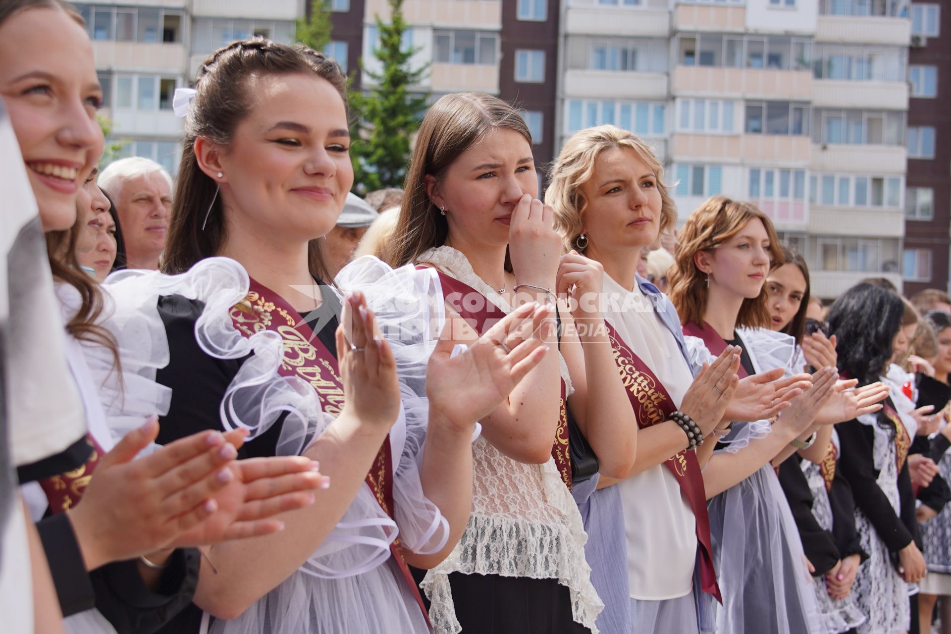 Последний звонок в школе в Красноярске