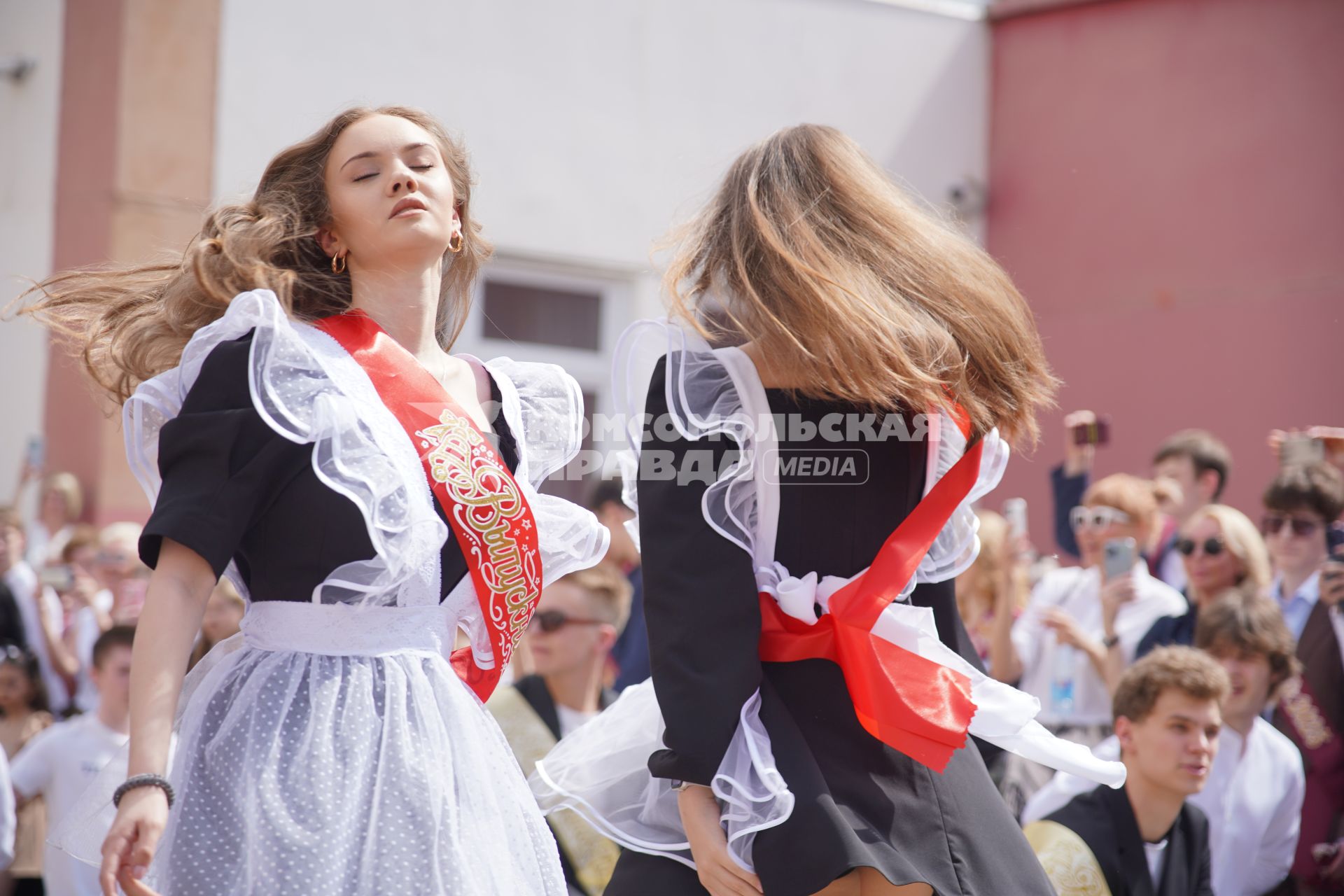 Последний звонок в школе в Красноярске