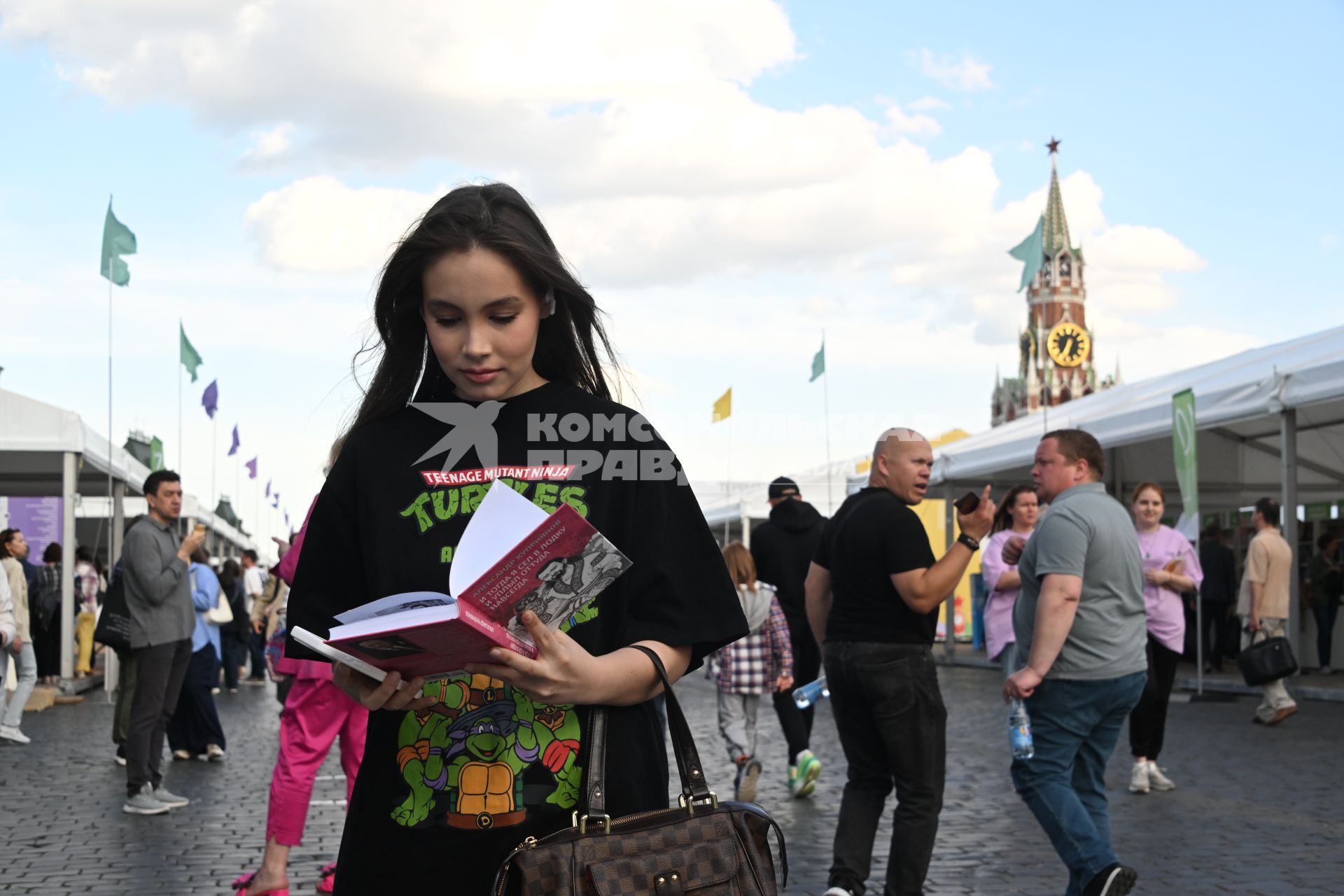 XI книжный фестиваль Красная площадь\"