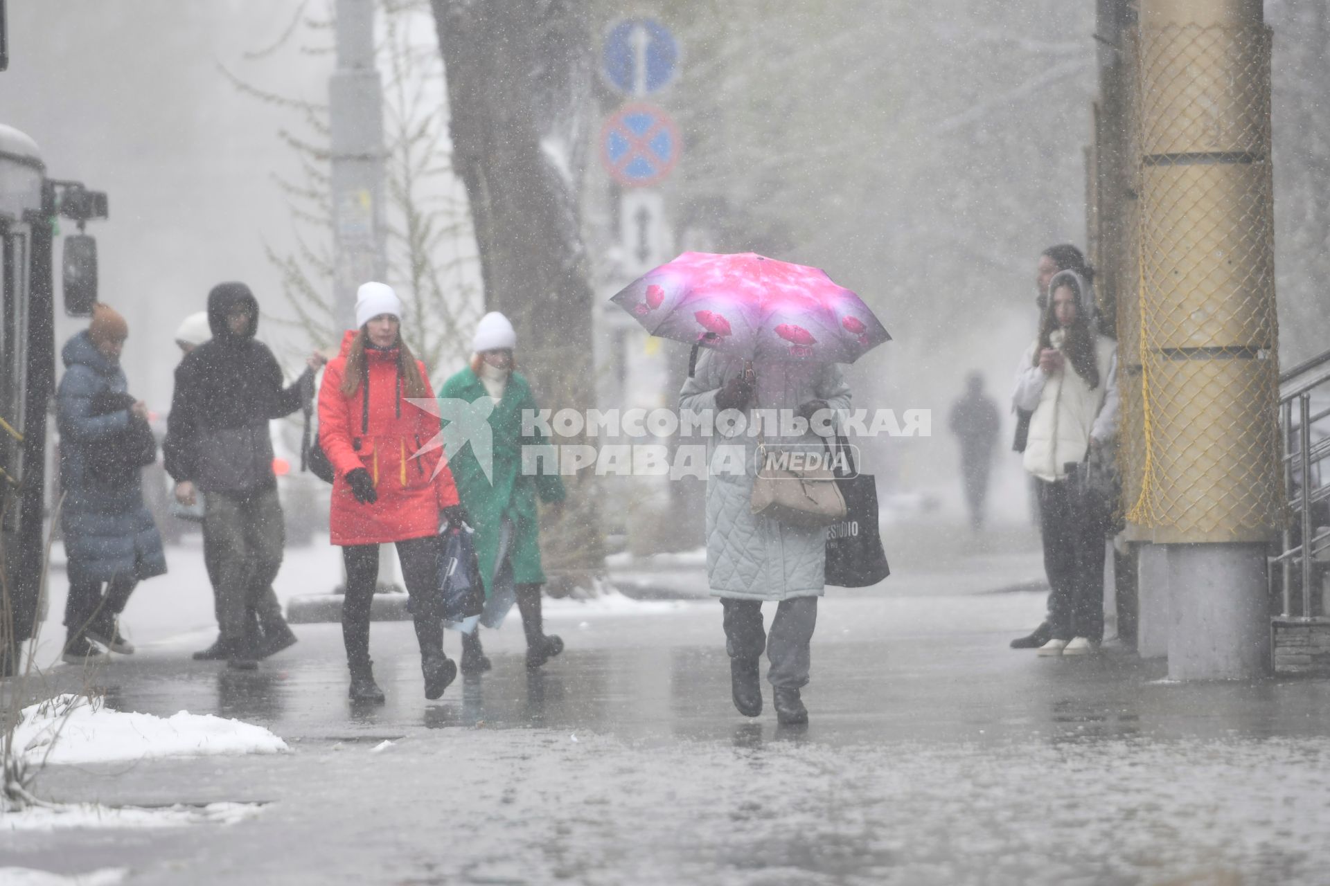 Апрельский снегопад в Екатеринбурге