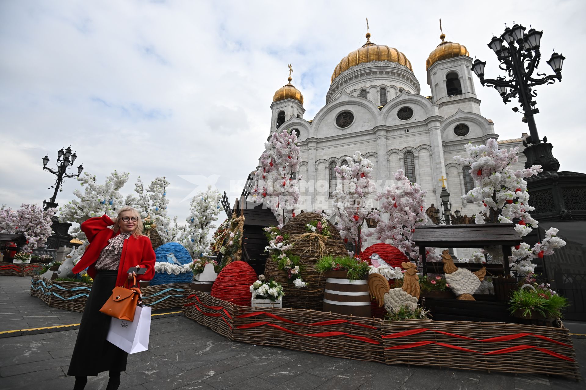 Пасхальное яйцо у Храма Христа Спасителя