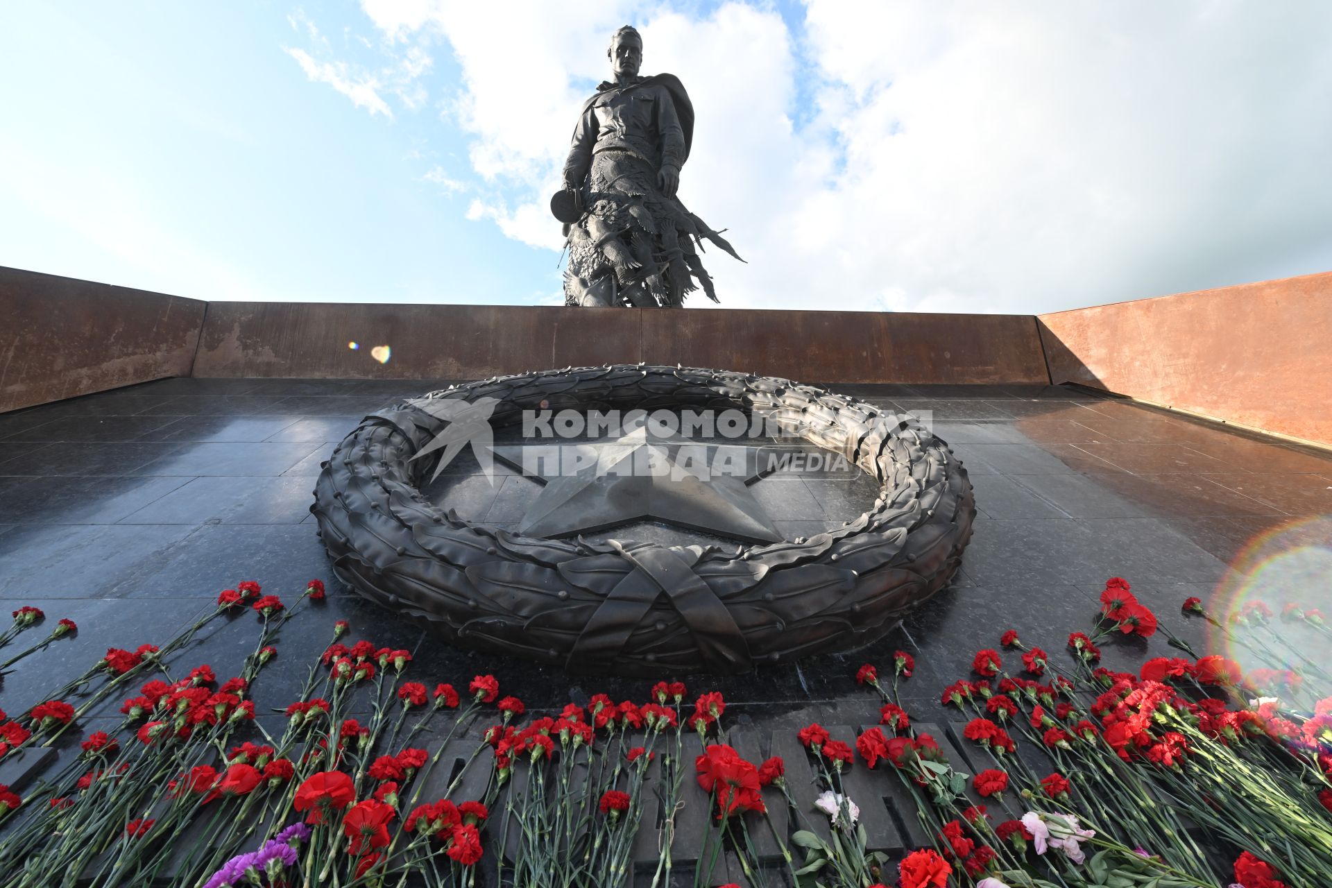 У Ржевского мемориала Советскому солдату состоялся концерт-реквием Мы этой памяти верны\", посвященный Дню памяти и скорби