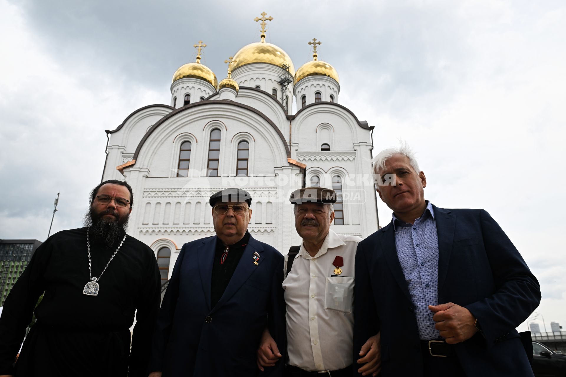 Митрополит Псковский и Порховский Матфей,  Владимир Ресин,  Александр Гамов и Василий Нестеренко