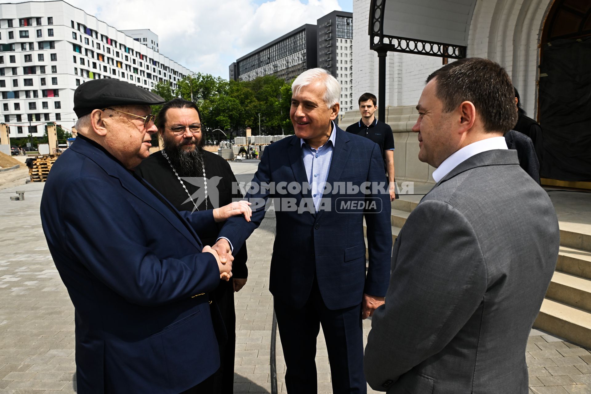 Владимир Ресин, Митрополит Псковский и Порховский Матфей, Василий Нестеренко  и Пётр Фрадков