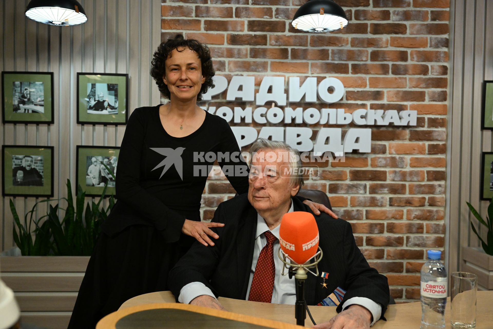 Юлия Чичерина и Александр Проханов на радиостанции Комсомольская правда