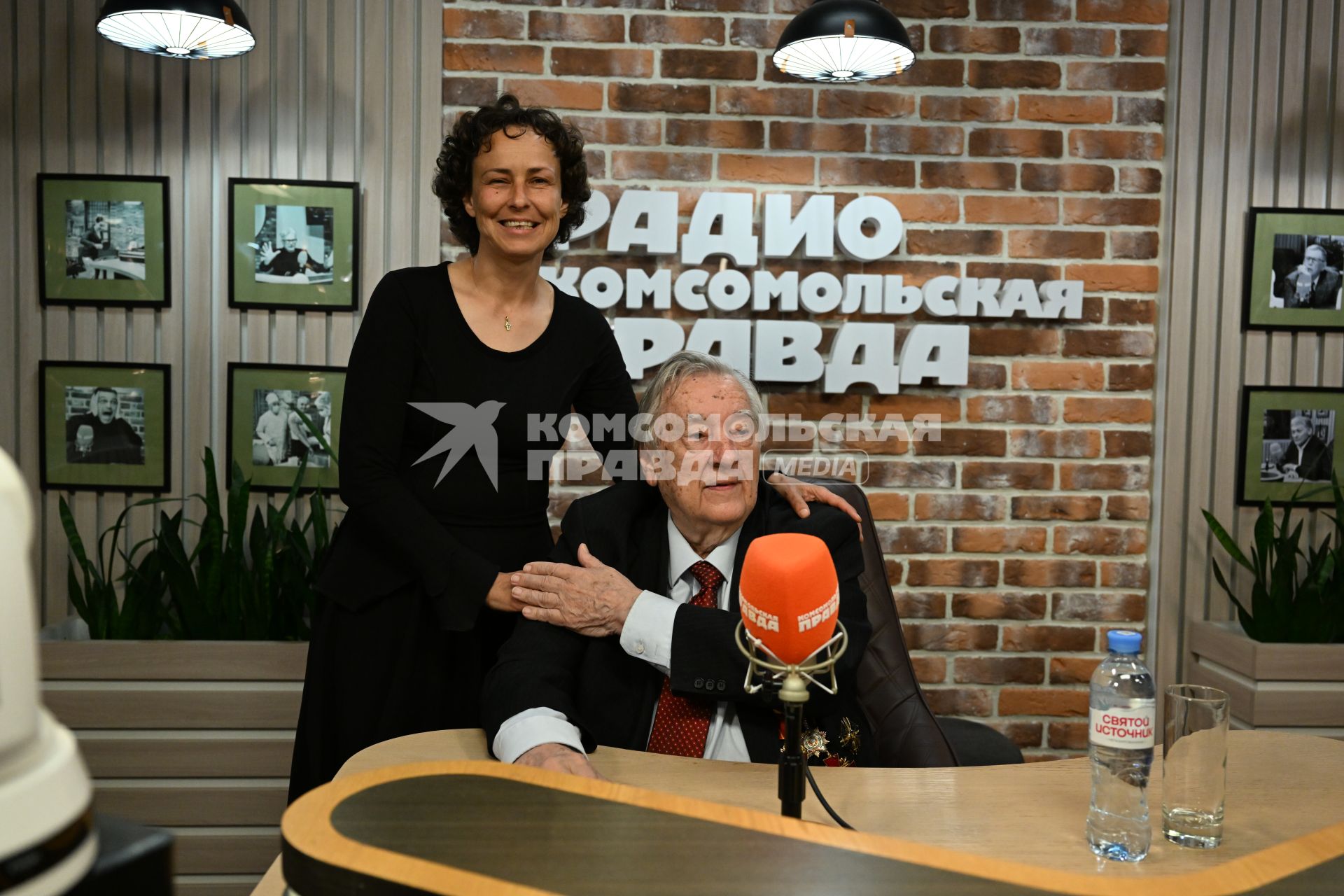 Юлия Чичерина и Александр Проханов на радиостанции Комсомольская правда