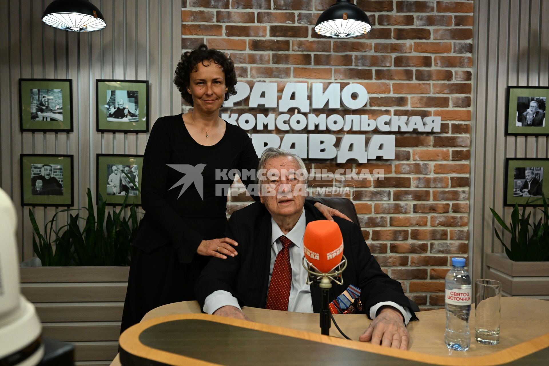 Юлия Чичерина и Александр Проханов на радиостанции Комсомольская правда