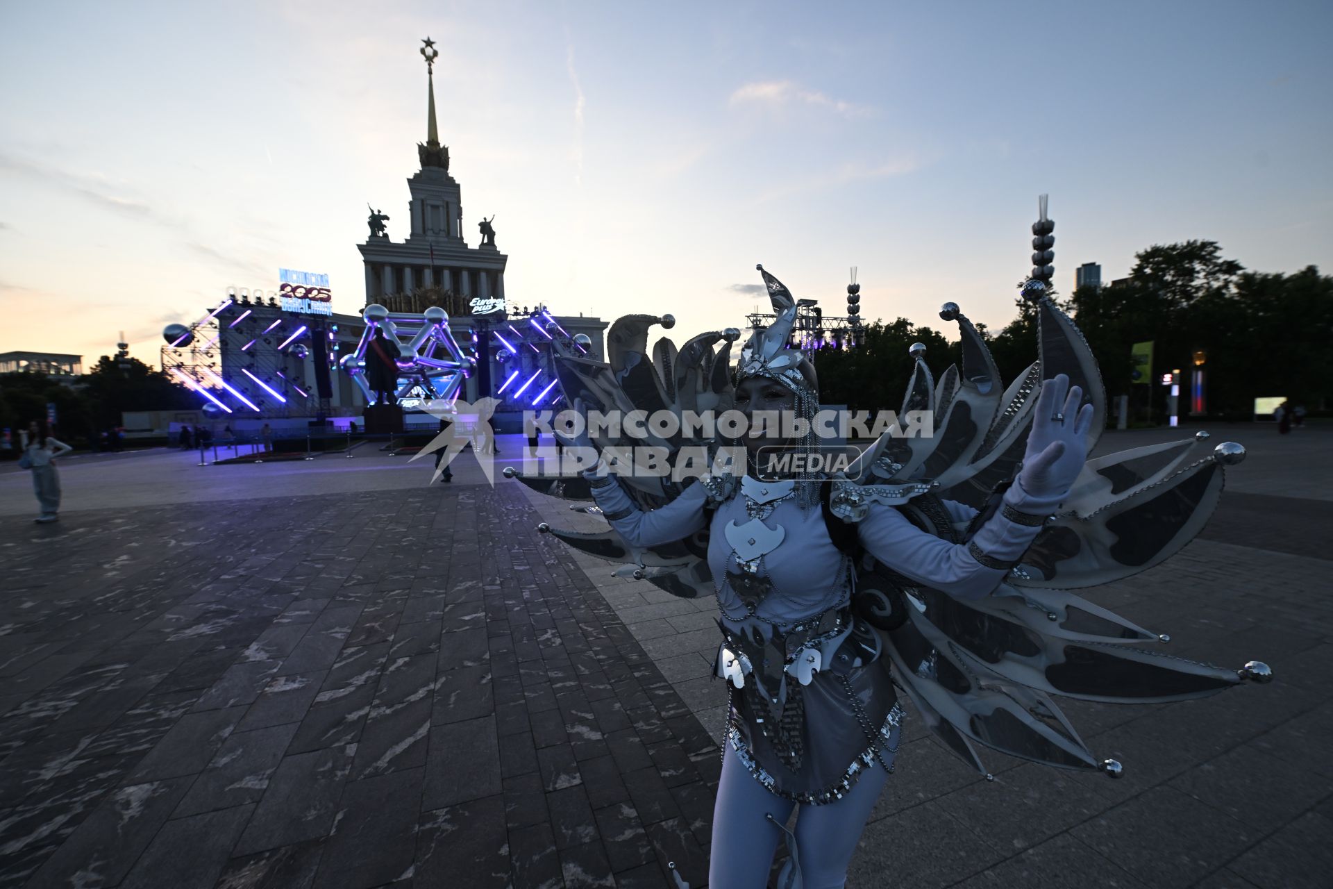 Московский выпускной - 2025. Код поколения\" на ВДНХ