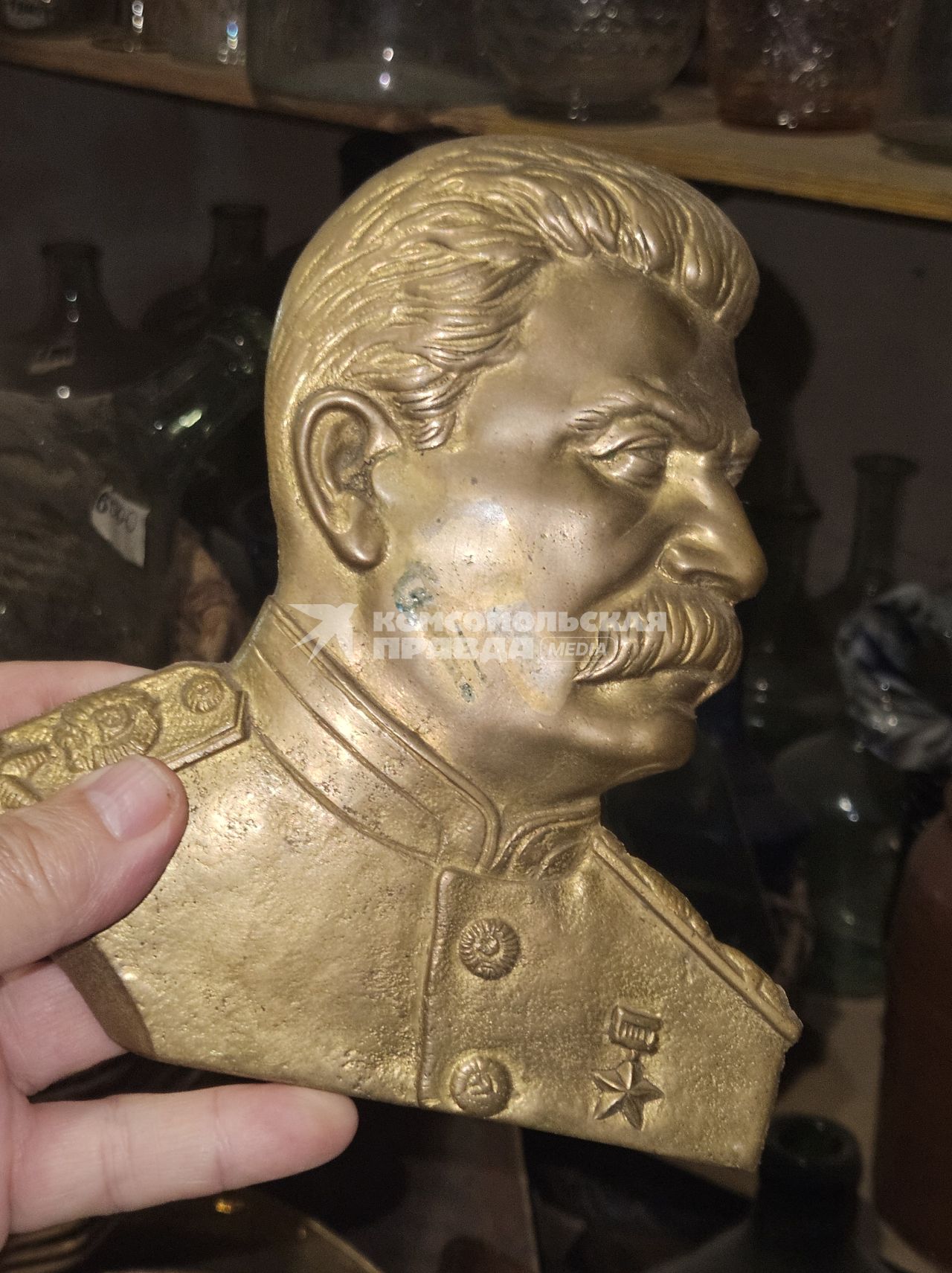 Склад старинных вещей