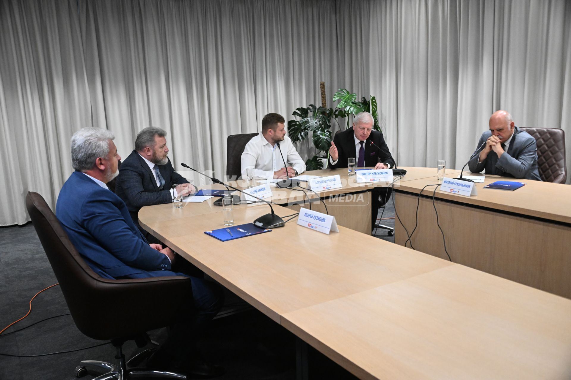 Круглый стол Vostok Club в редакции Комсомольской правды\"