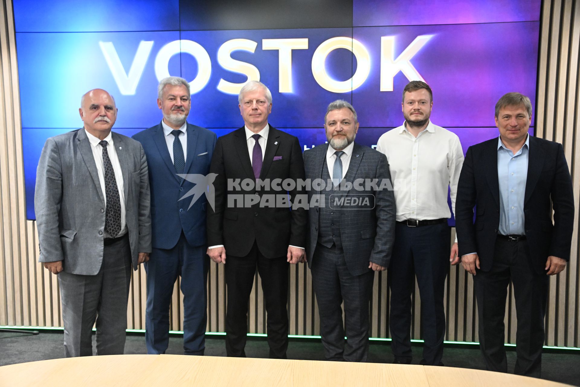 Круглый стол Vostok Club в редакции Комсомольской правды\"