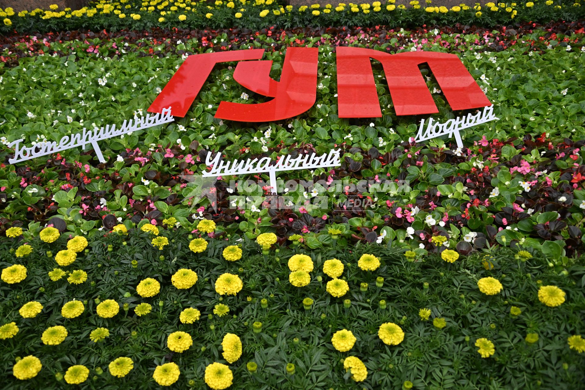 Фестиваль цветов в ГУМе