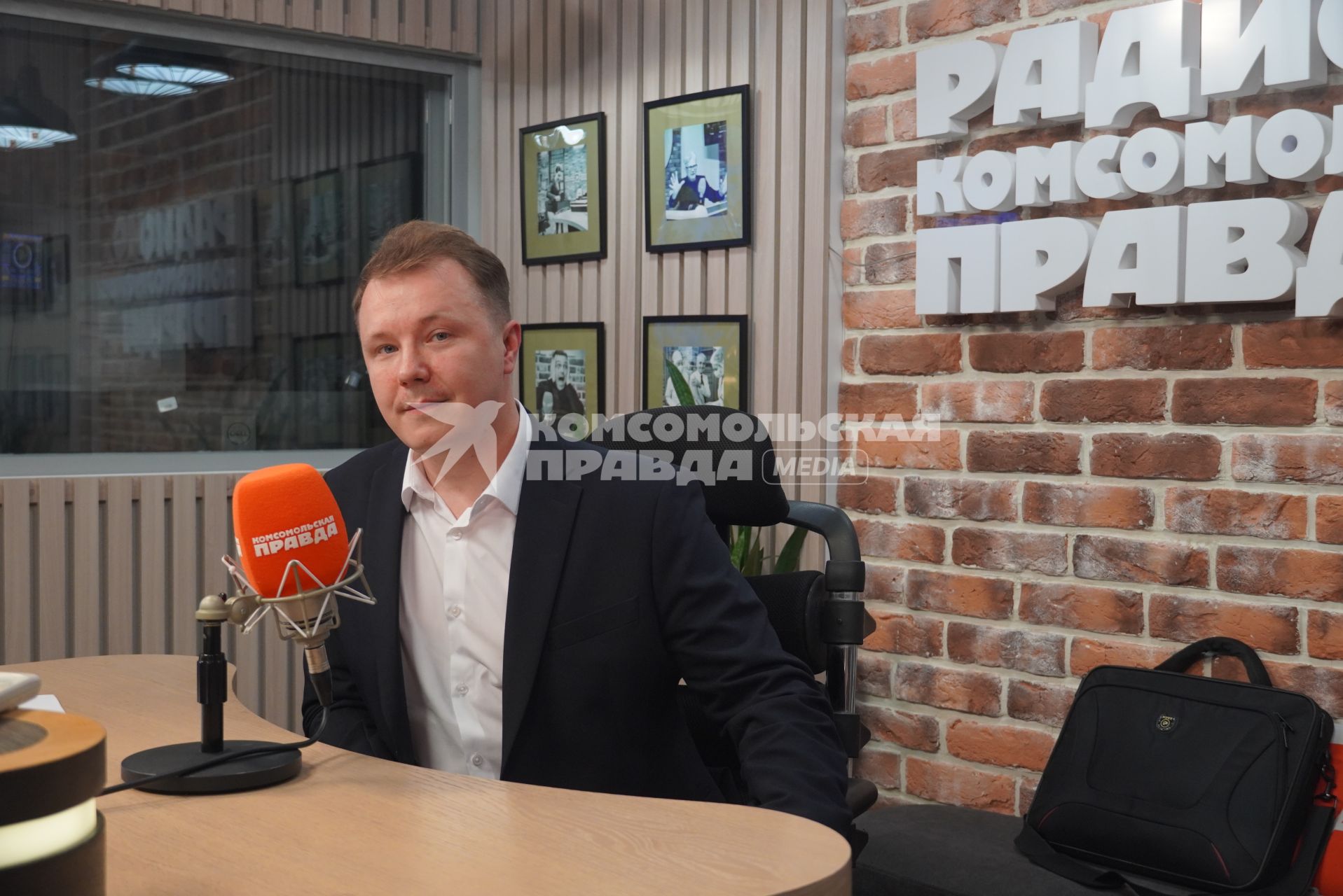 Дмитрий Берестов на радиостанции Комсомольская правда\"