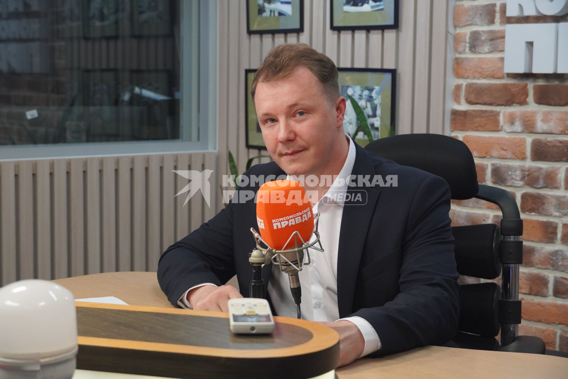 Дмитрий Берестов на радиостанции Комсомольская правда\"